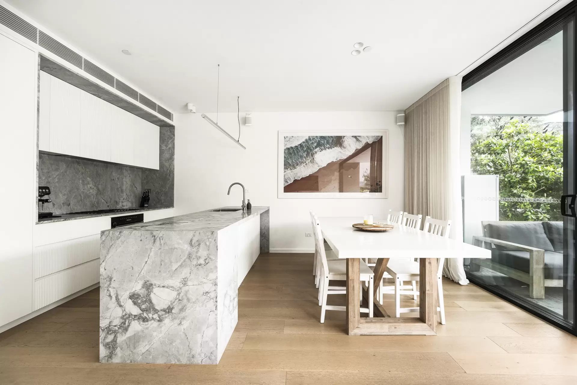 2/48 Dudley Street, Coogee Sold by Sydney Sotheby's International Realty - image 1
