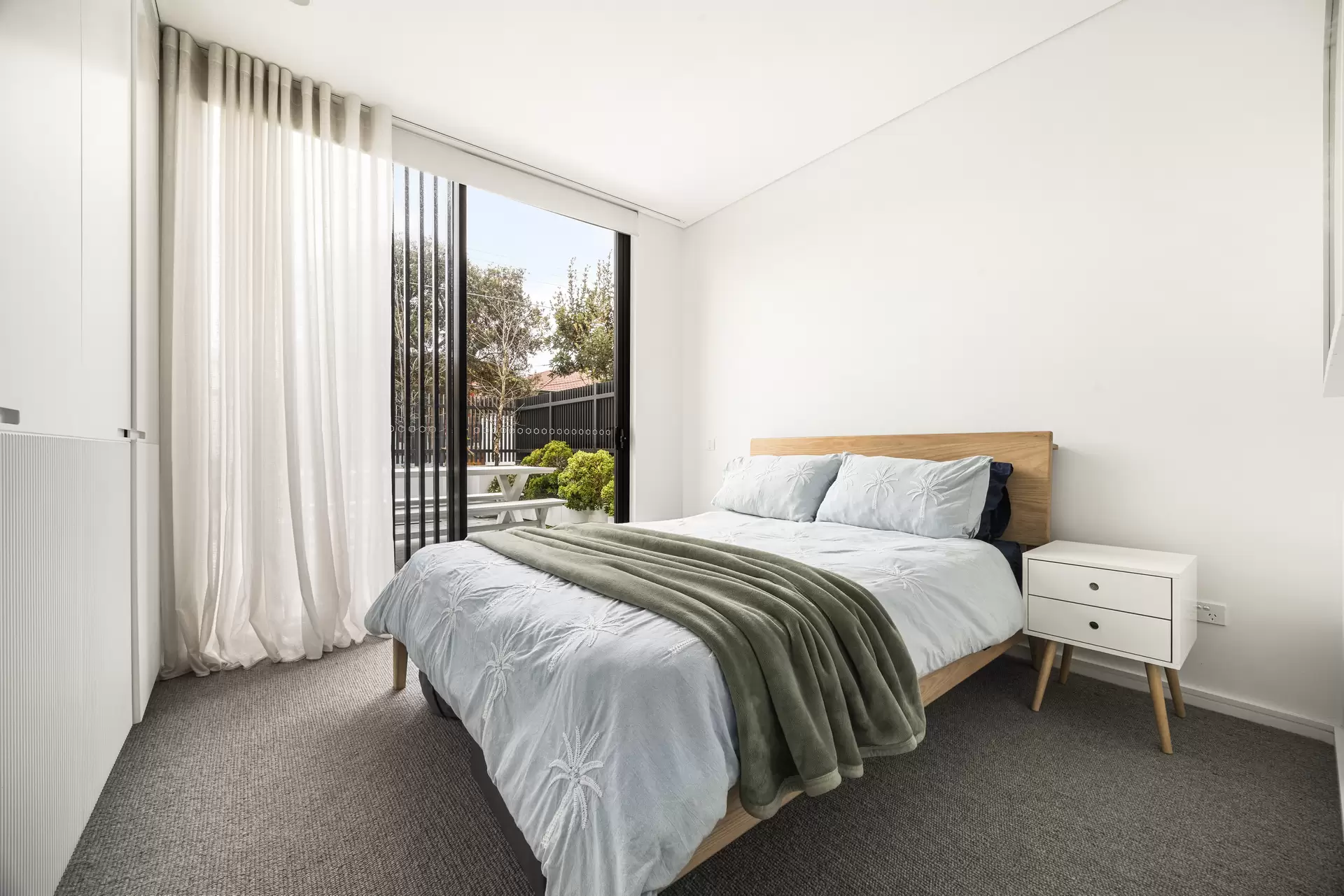 2/48 Dudley Street, Coogee Sold by Sydney Sotheby's International Realty - image 1