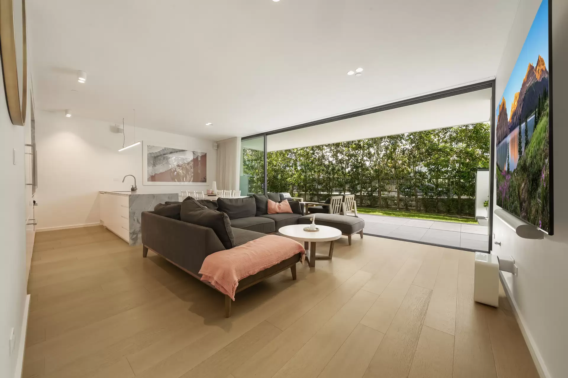 2/48 Dudley Street, Coogee Sold by Sydney Sotheby's International Realty - image 1
