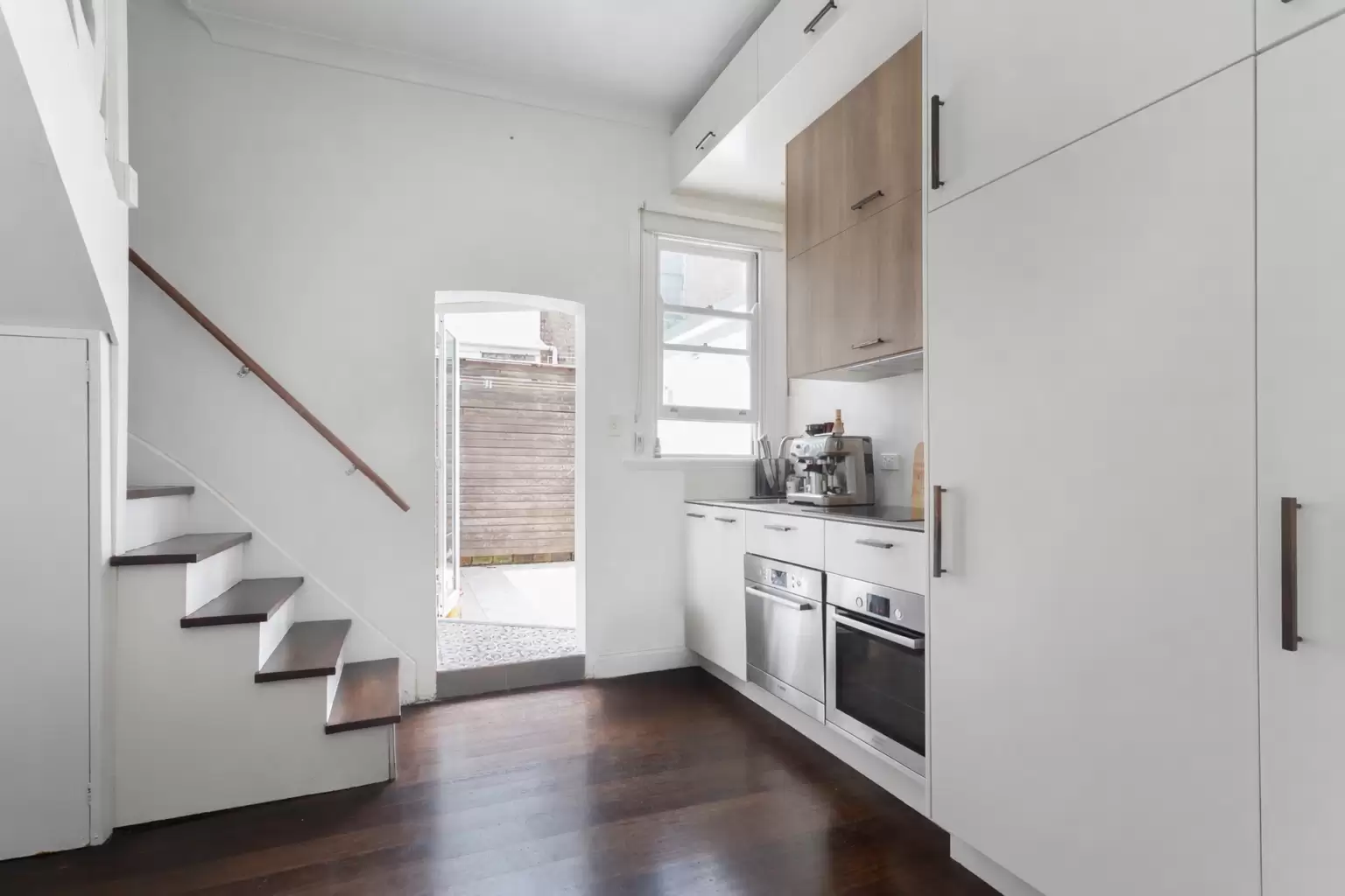 82 Nicholson Street, Woolloomooloo Sold by Sydney Sotheby's International Realty - image 2