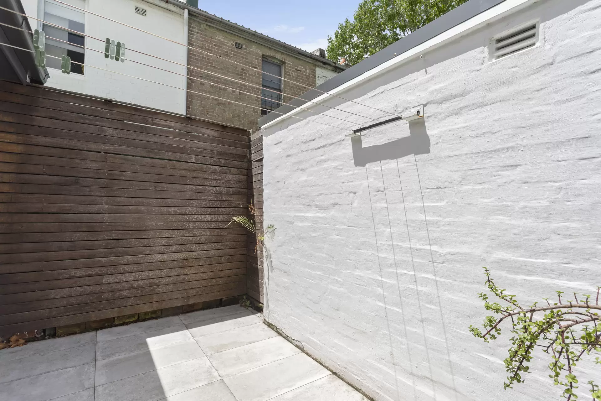 82 Nicholson Street, Woolloomooloo Sold by Sydney Sotheby's International Realty - image 1