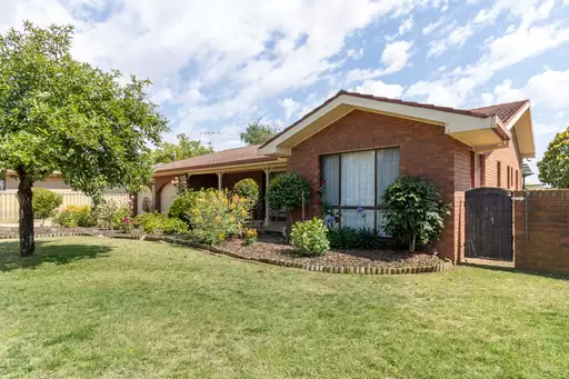 11 Namatjira Crescent, Orange Sold by Sydney Sotheby's International Realty