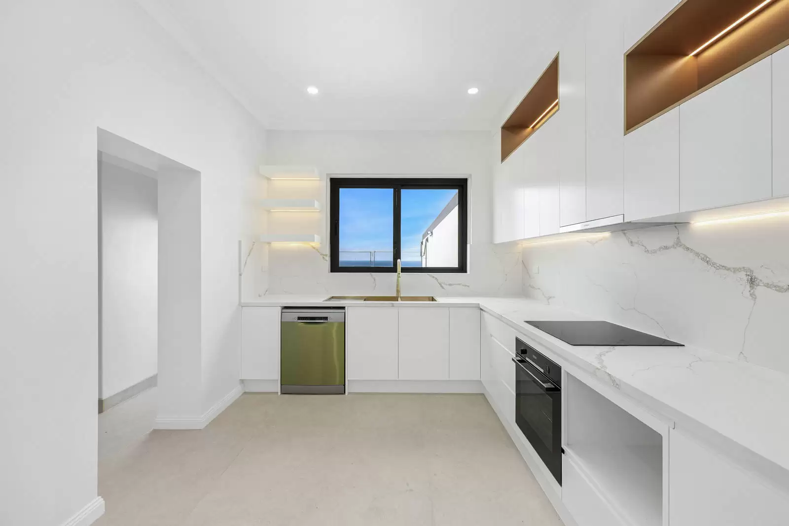 30 Wentworth Street, Dover Heights Leased by Sydney Sotheby's International Realty - image 3