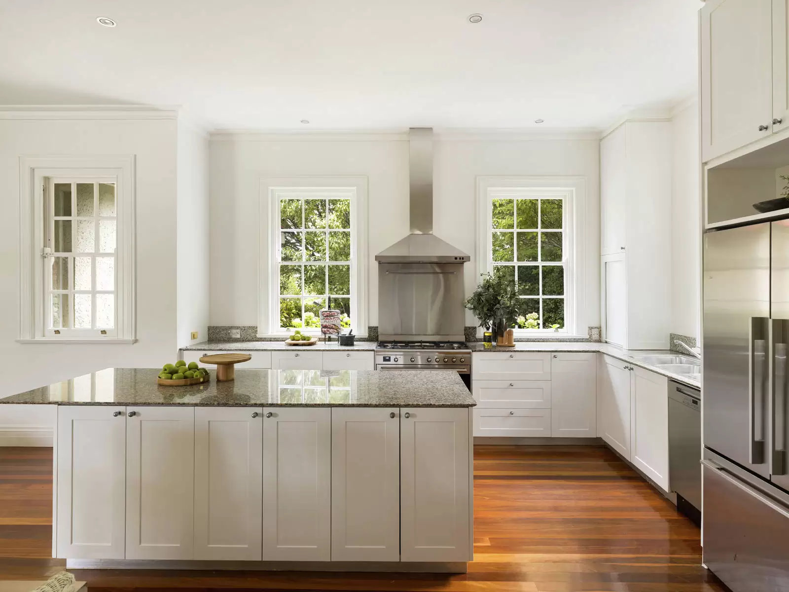 30 Powell Street, Killara Sold by Sydney Sotheby's International Realty - image 8