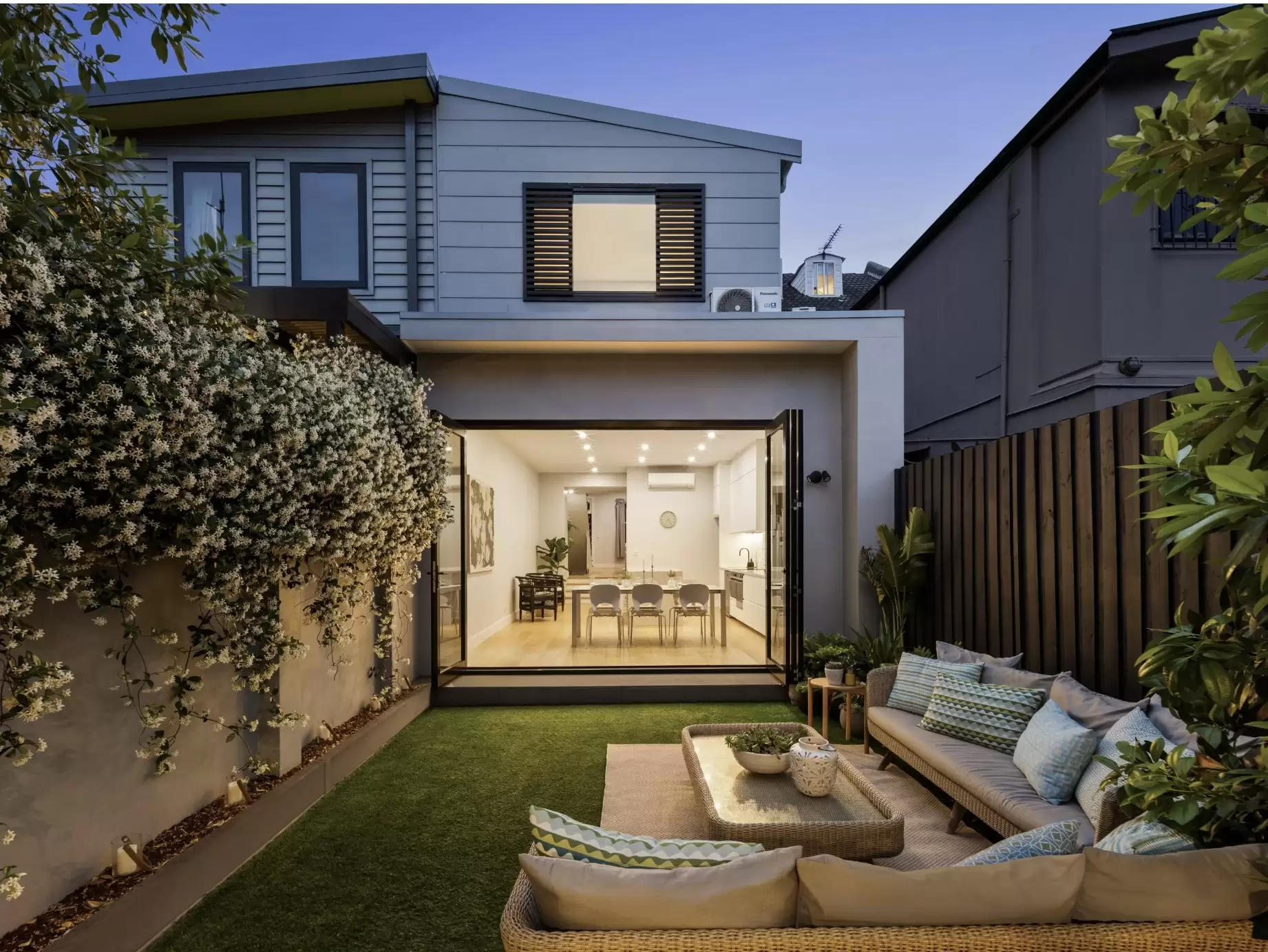 10 Thurlow Street, Redfern Sold by Sydney Sotheby's International Realty - image 1
