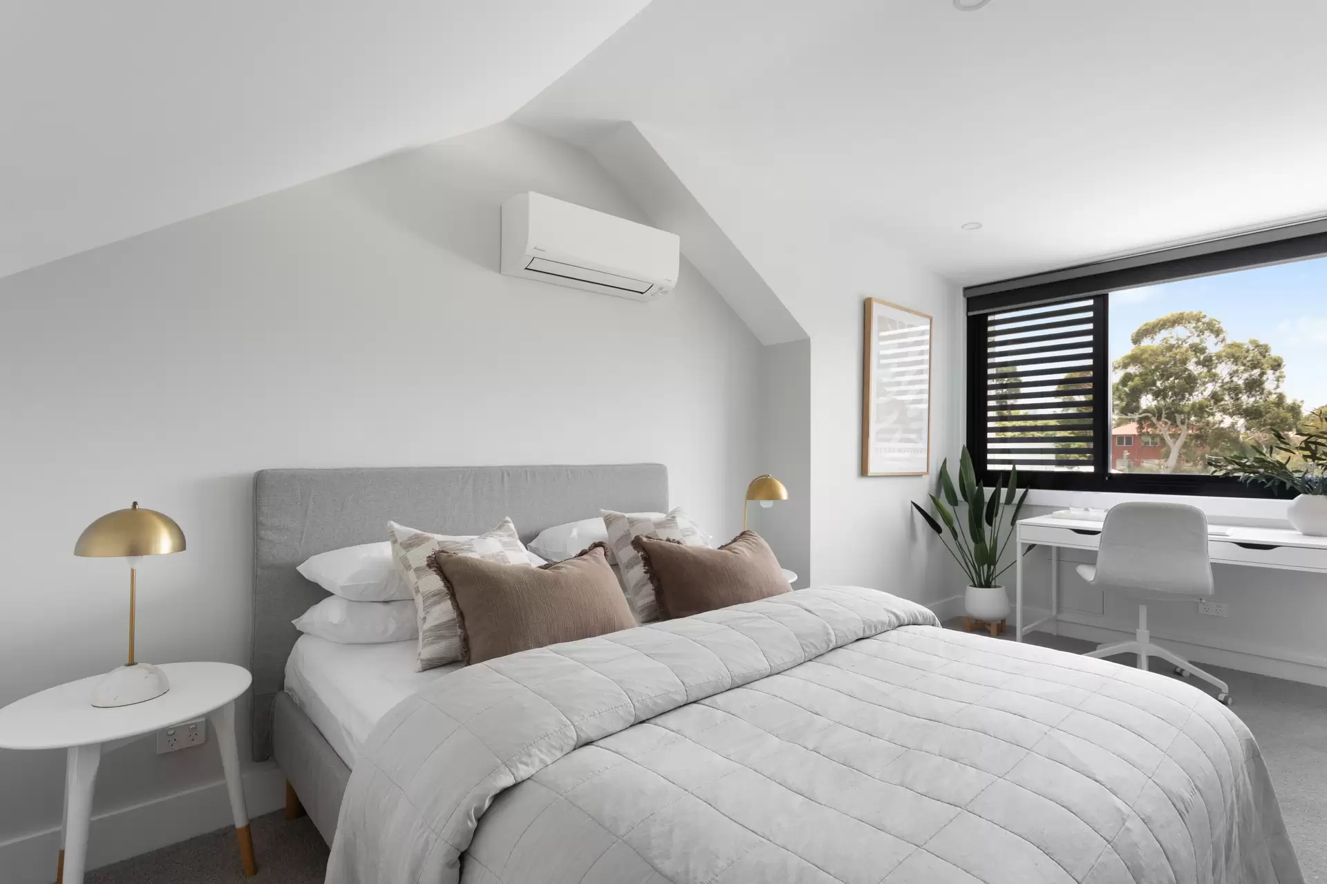 10 Thurlow Street, Redfern Sold by Sydney Sotheby's International Realty - image 1