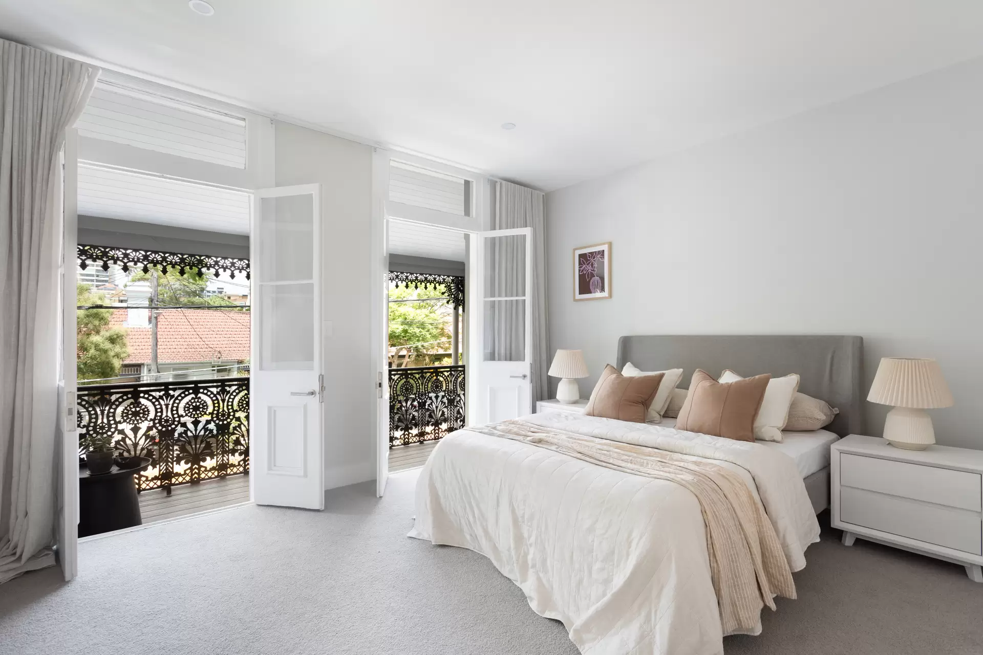 10 Thurlow Street, Redfern Sold by Sydney Sotheby's International Realty - image 1