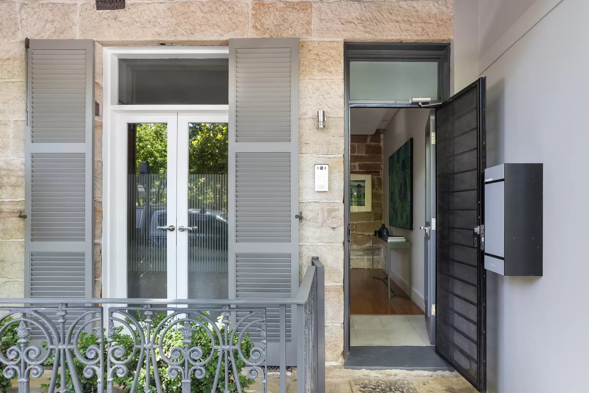 45 Queen Street, Woollahra Sold by Sydney Sotheby's International Realty - image 1