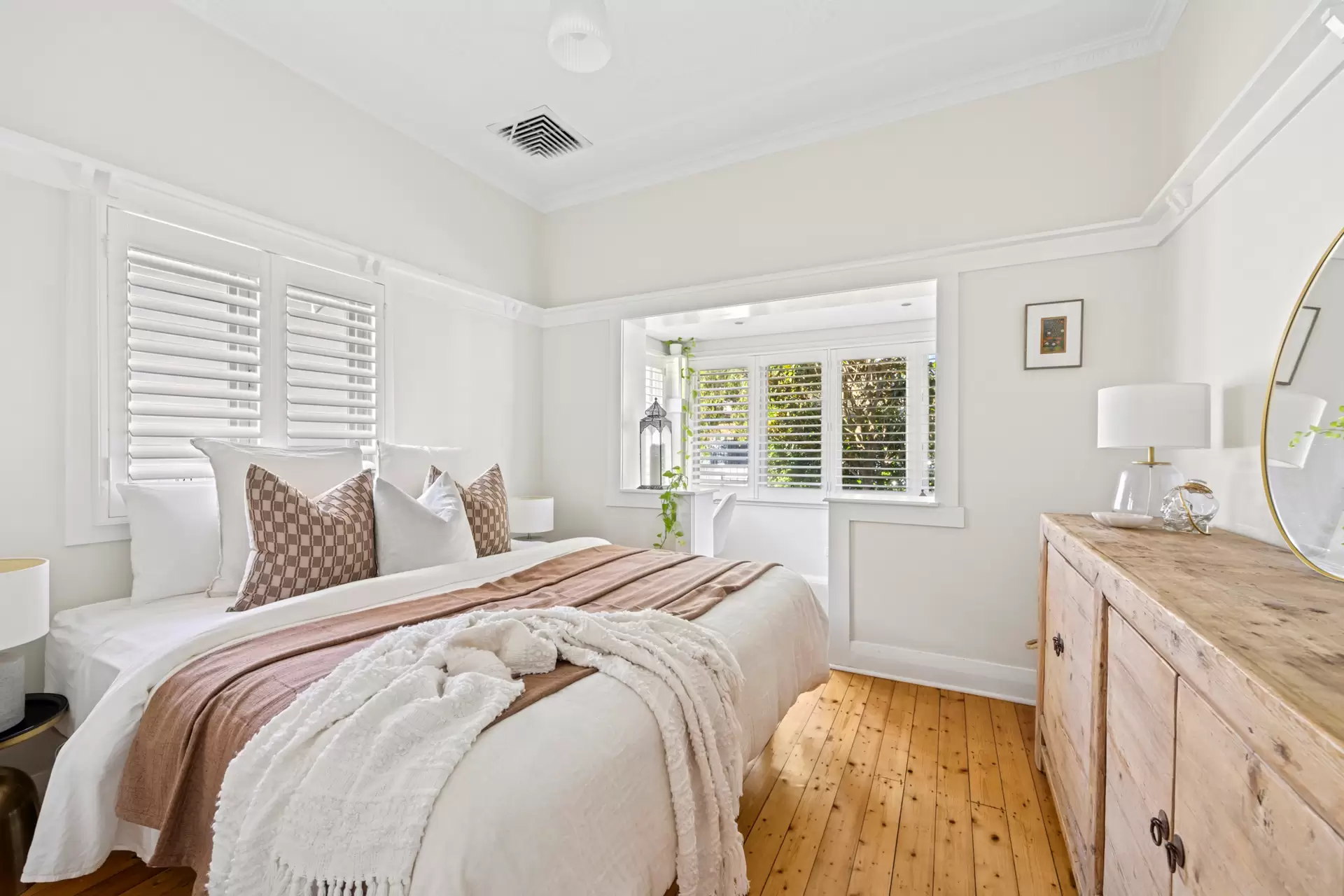 17 Lancaster Crescent, Kingsford Sold by Sydney Sotheby's International Realty - image 8