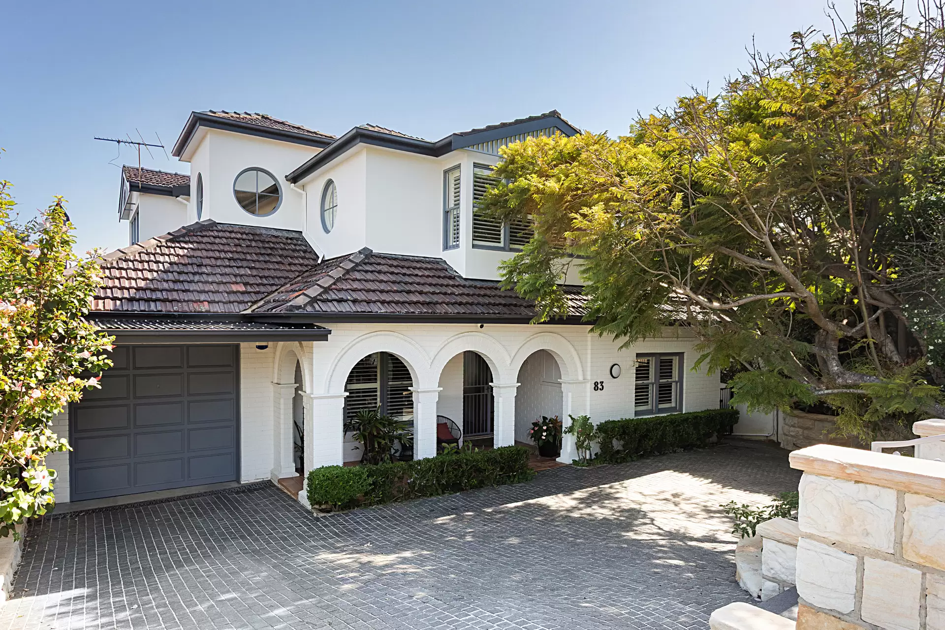 83 Kings Road, Vaucluse Sold by Sydney Sotheby's International Realty - image 1