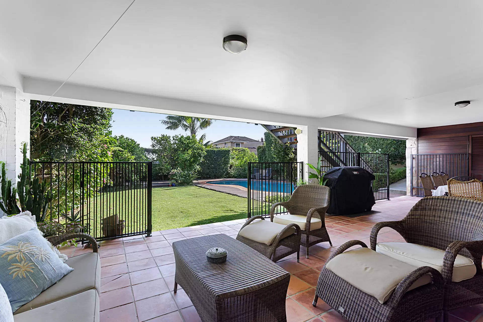 83 Kings Road, Vaucluse Sold by Sydney Sotheby's International Realty - image 1