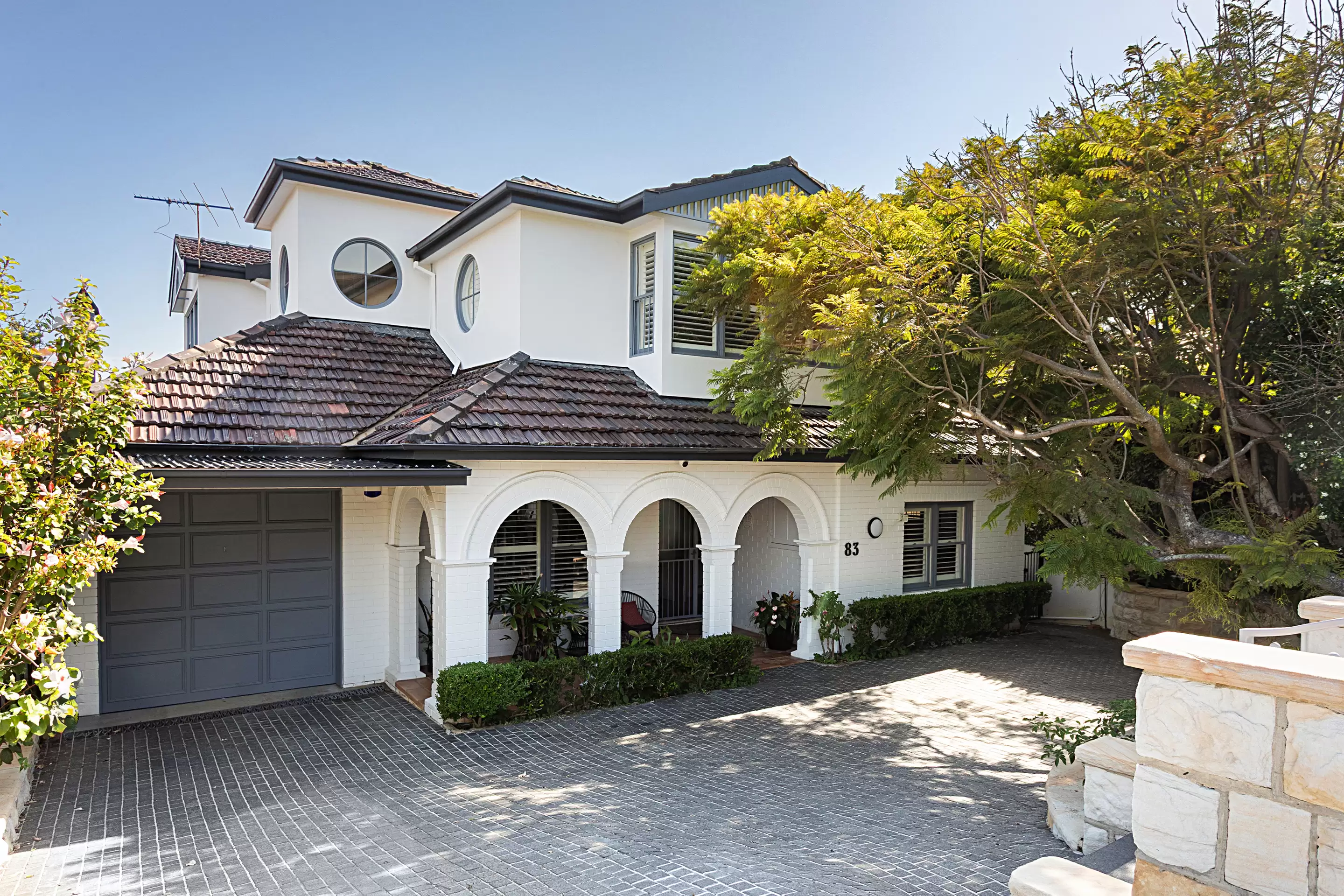 83 Kings Road, Vaucluse Sold by Sydney Sotheby's International Realty - image 1
