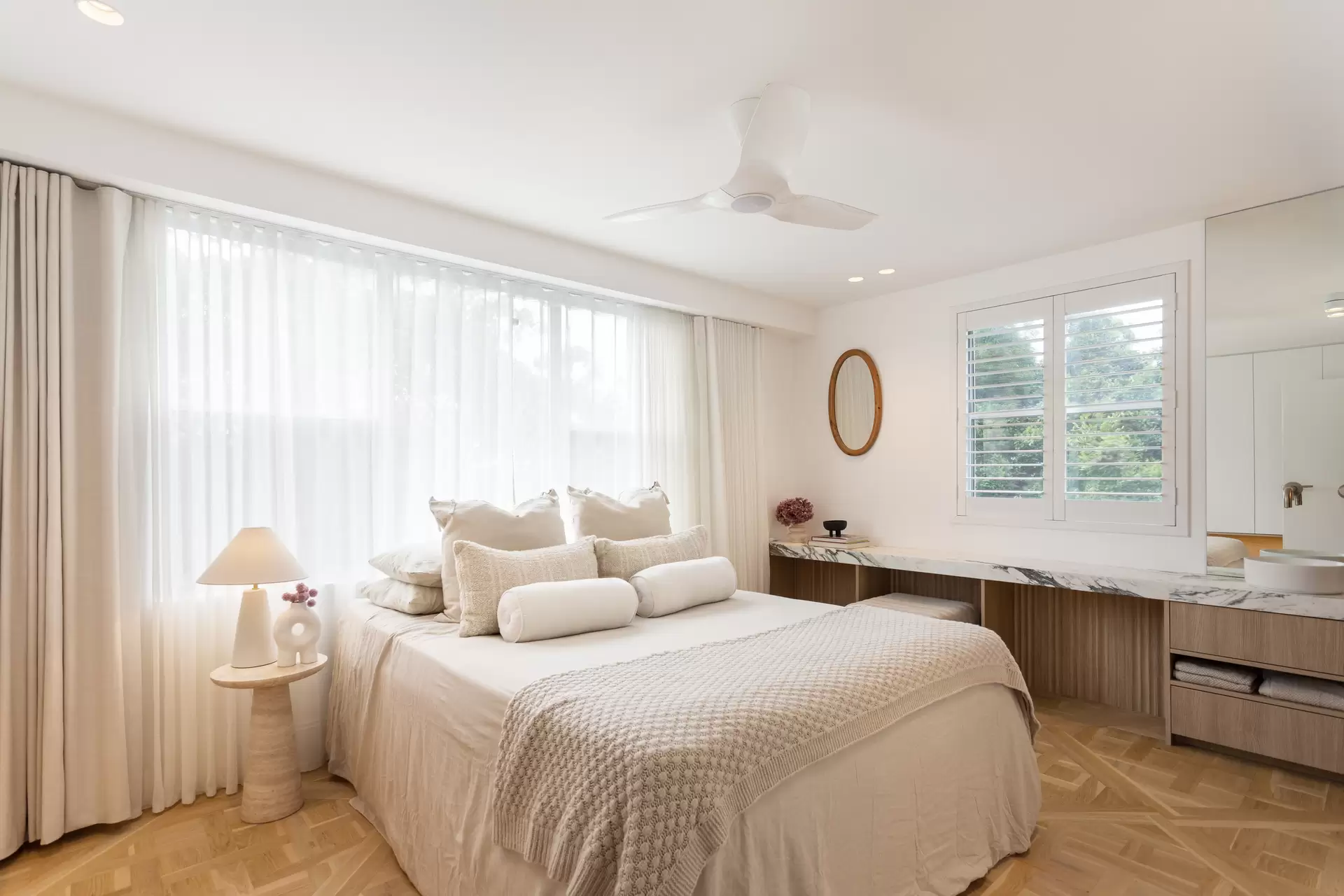 15/4 Mitchell Road, Darling Point For Sale by Sydney Sotheby's International Realty - image 1