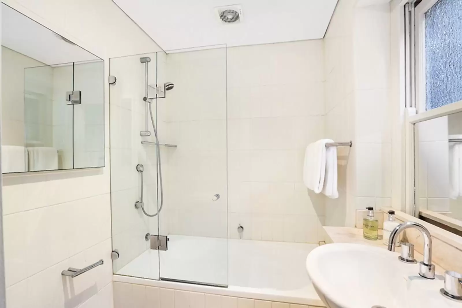 2/6 Aston Gardens, Bellevue Hill Leased by Sydney Sotheby's International Realty - image 6