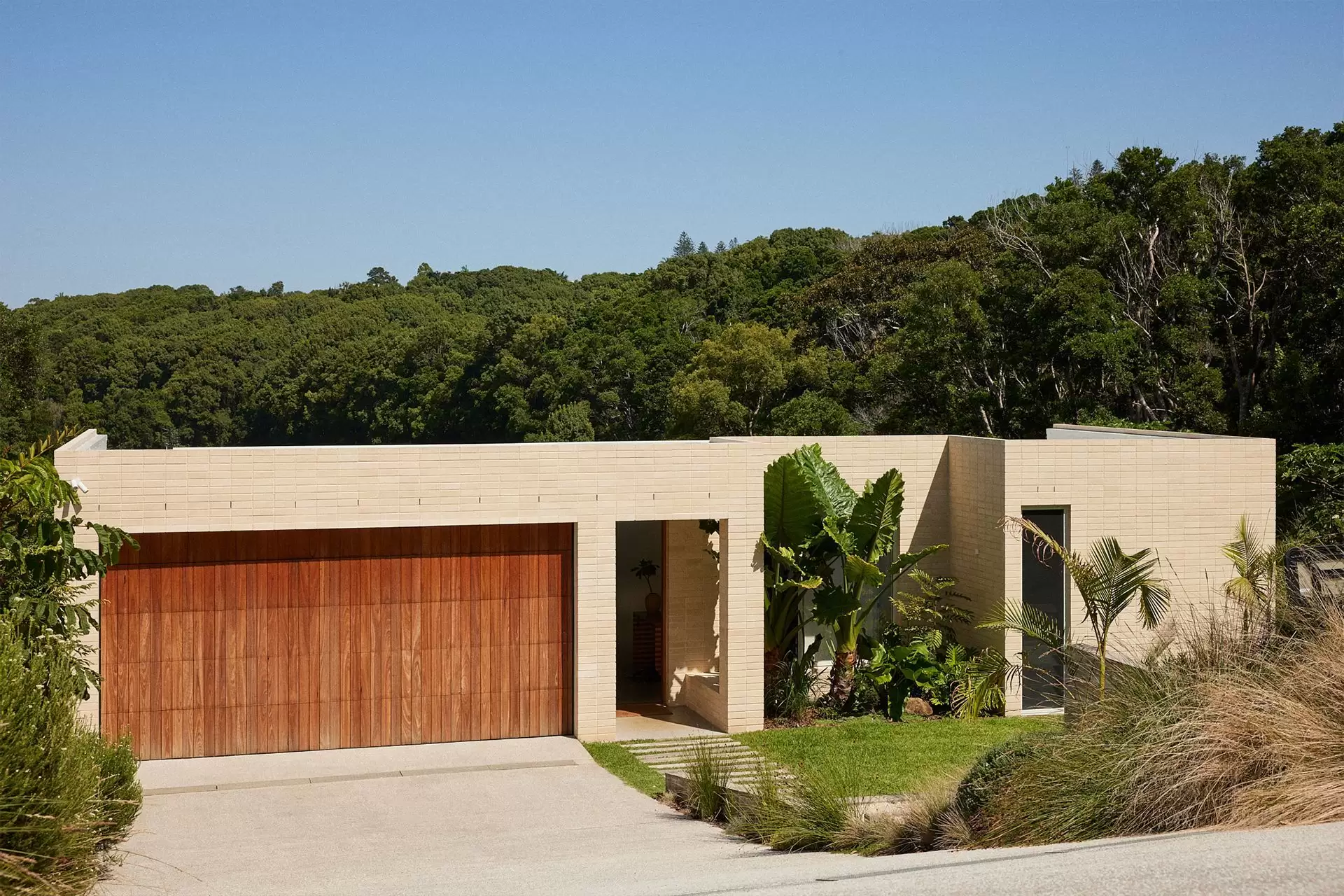 61 Henderson Drive, Lennox Head Sold by Sydney Sotheby's International Realty - image 2