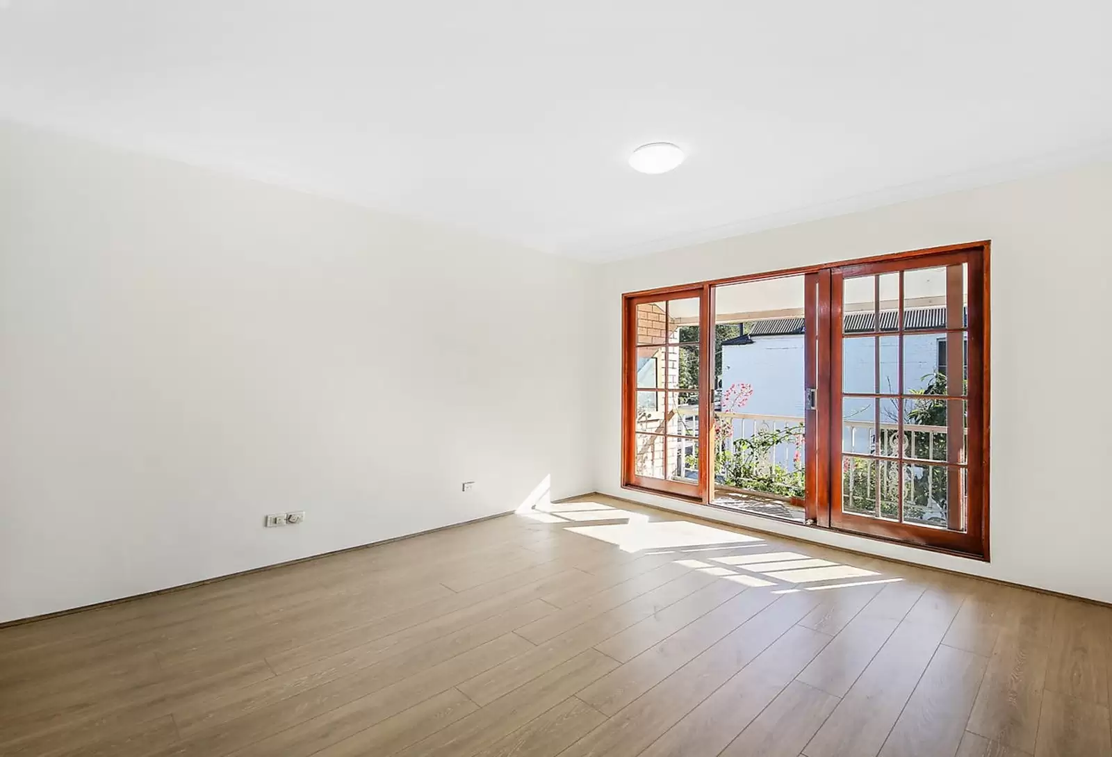 6/83-91 Wilson Street, Newtown Sold by Sydney Sotheby's International Realty - image 3