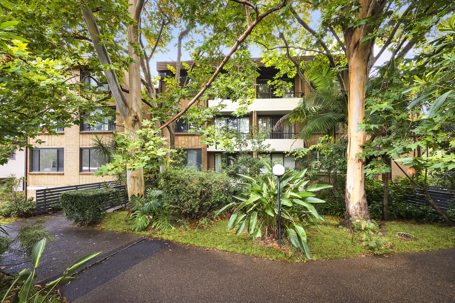 1/261-265 Old South Head Road, Bondi Beach Sold by Sydney Sotheby's International Realty - image 7