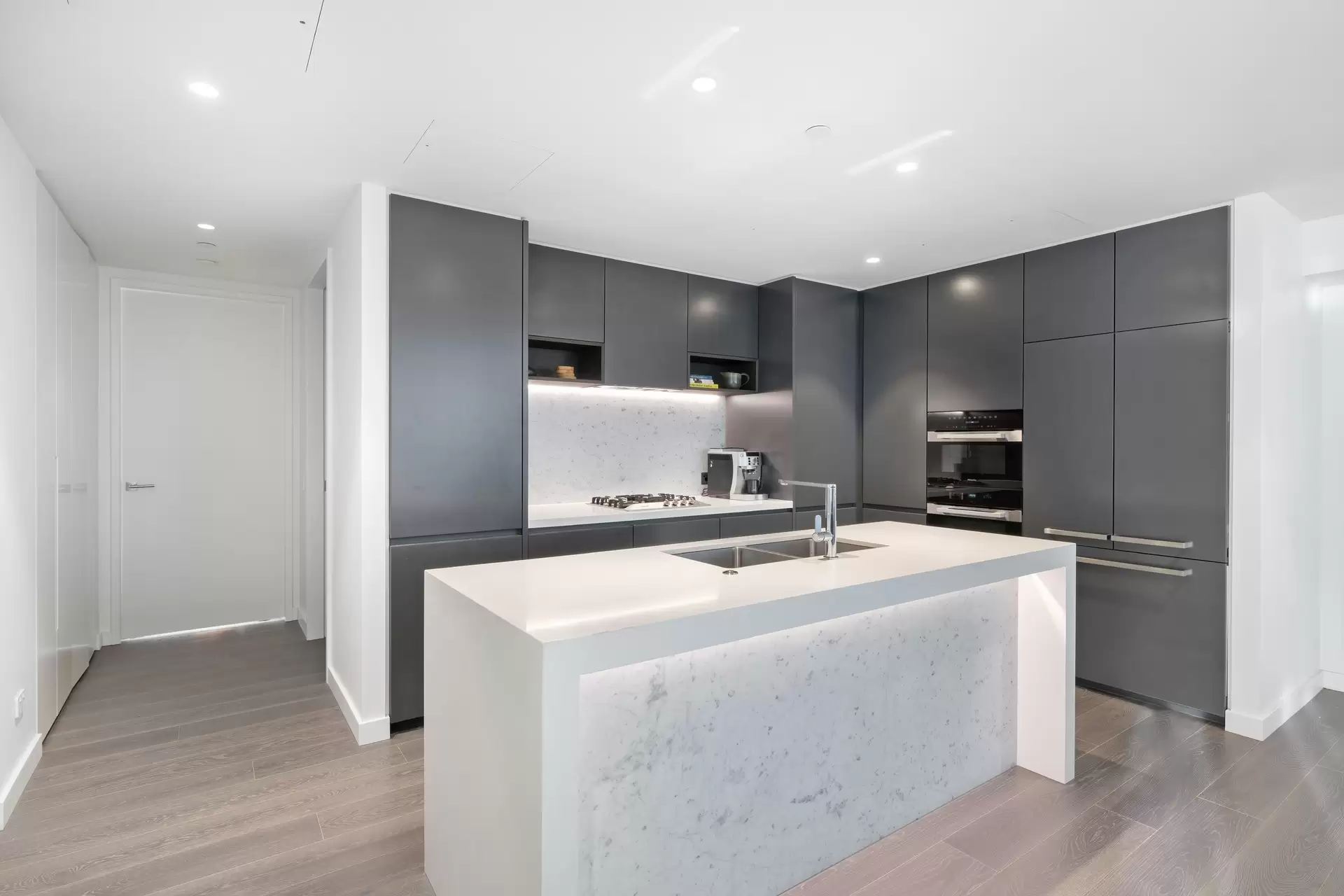 3F/2 Watermans Quay, Barangaroo For Sale by Sydney Sotheby's International Realty - image 2