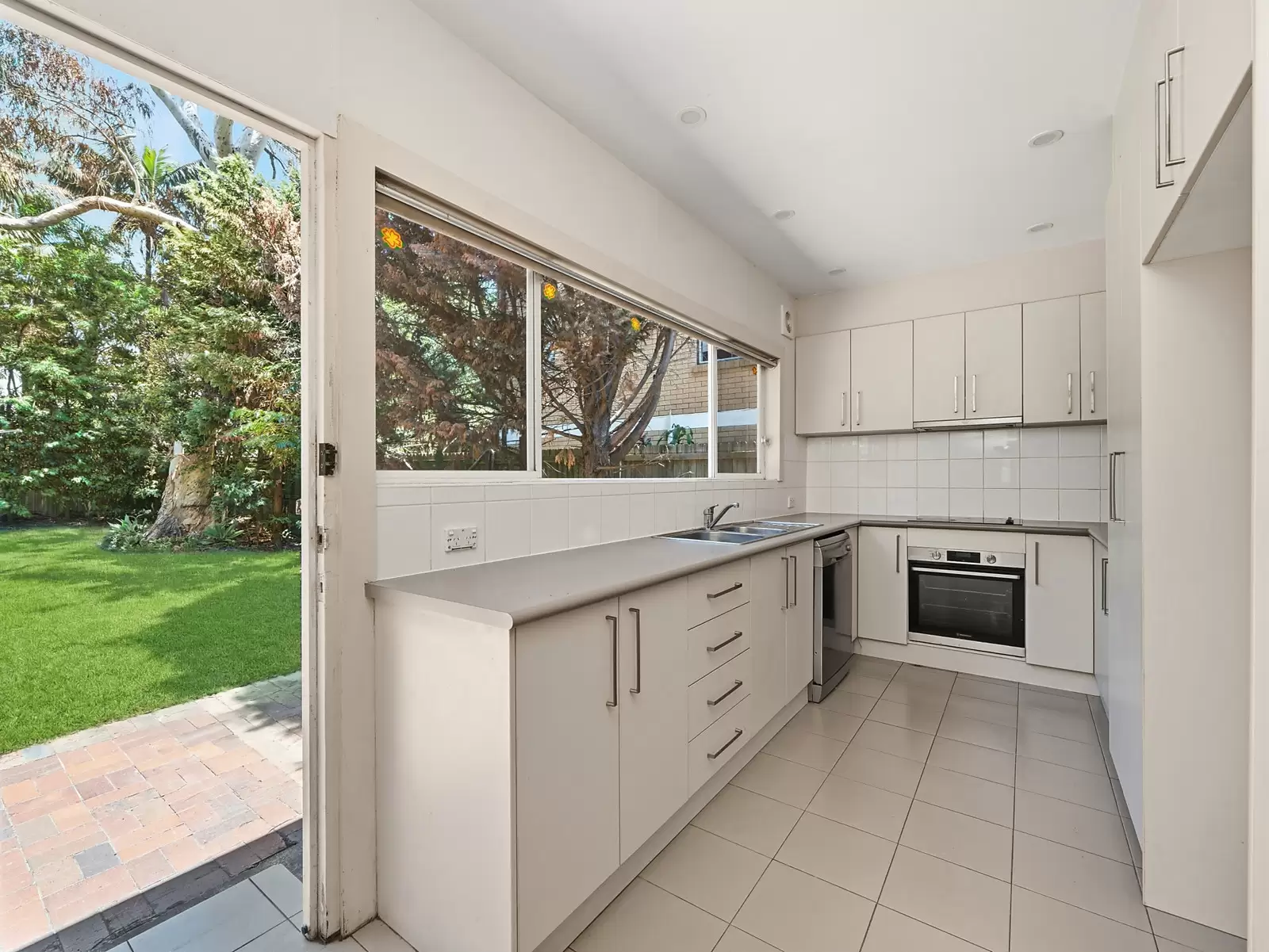 11 Liverpool Street, Rose Bay Sold by Sydney Sotheby's International Realty - image 7