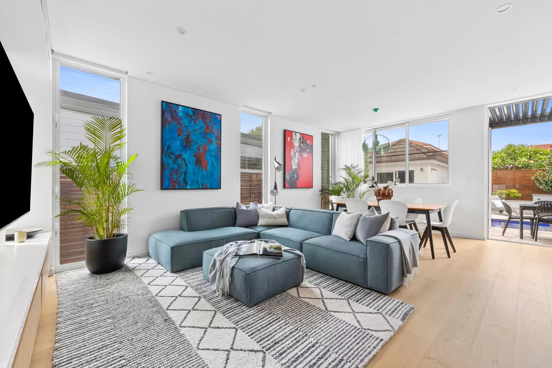 22 Moverly Road, Maroubra Sold by Sydney Sotheby's International Realty - image 2