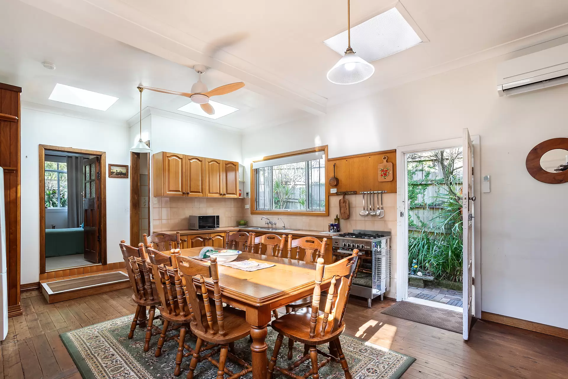 11 Stephen Street, Bondi Sold by Sydney Sotheby's International Realty - image 2