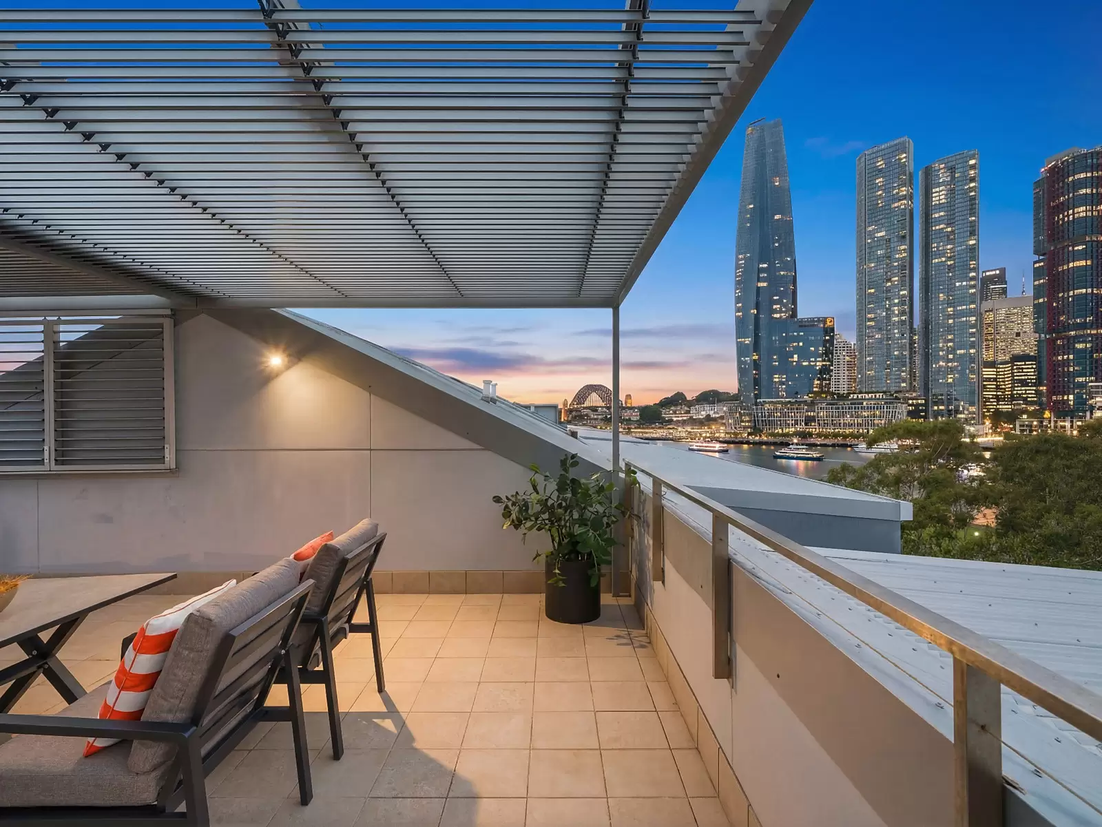 257/3 Darling Island Road, Pyrmont For Sale by Sydney Sotheby's International Realty - image 2
