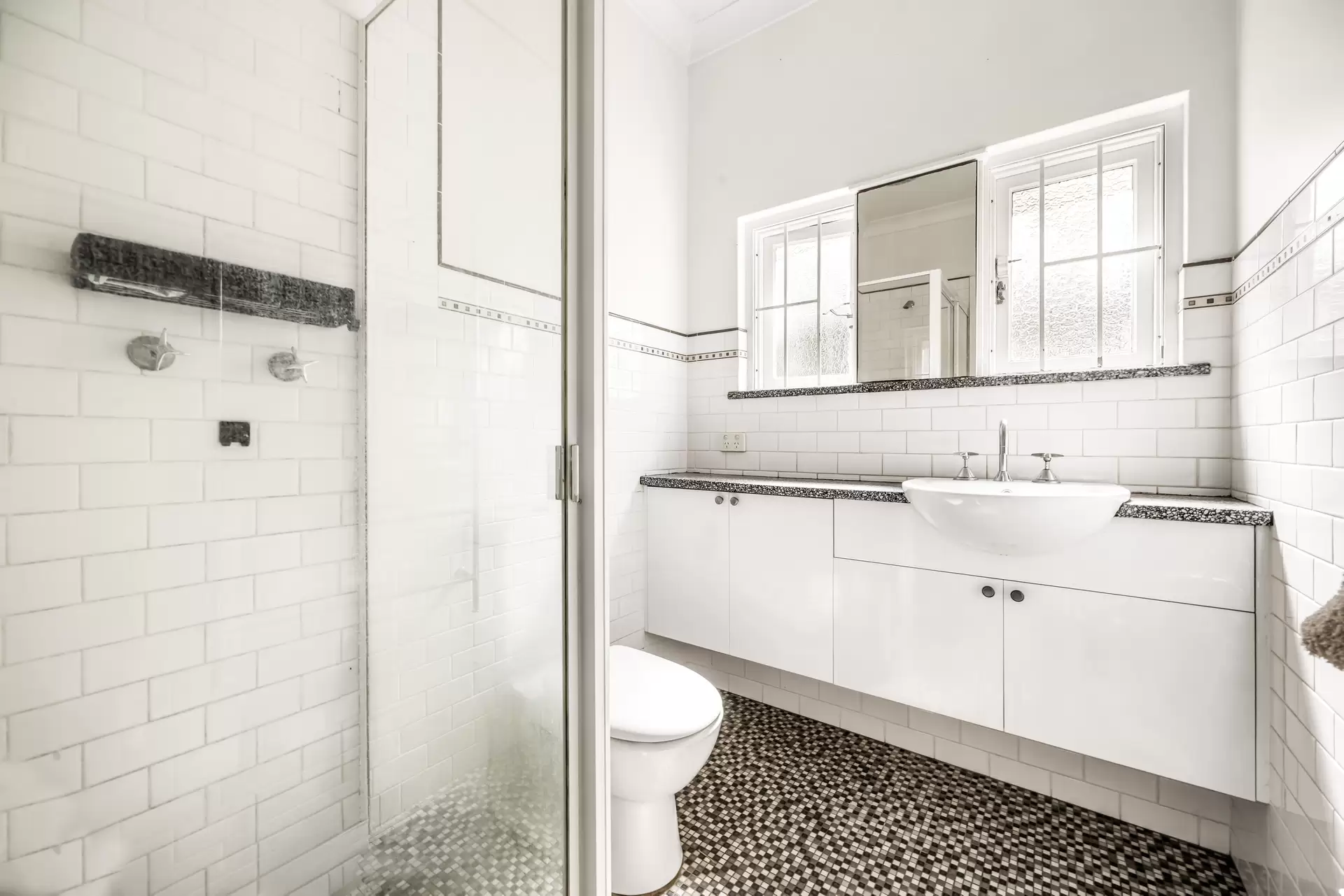 4/19 Brighton Boulevard, Bondi Beach Sold by Sydney Sotheby's International Realty - image 1