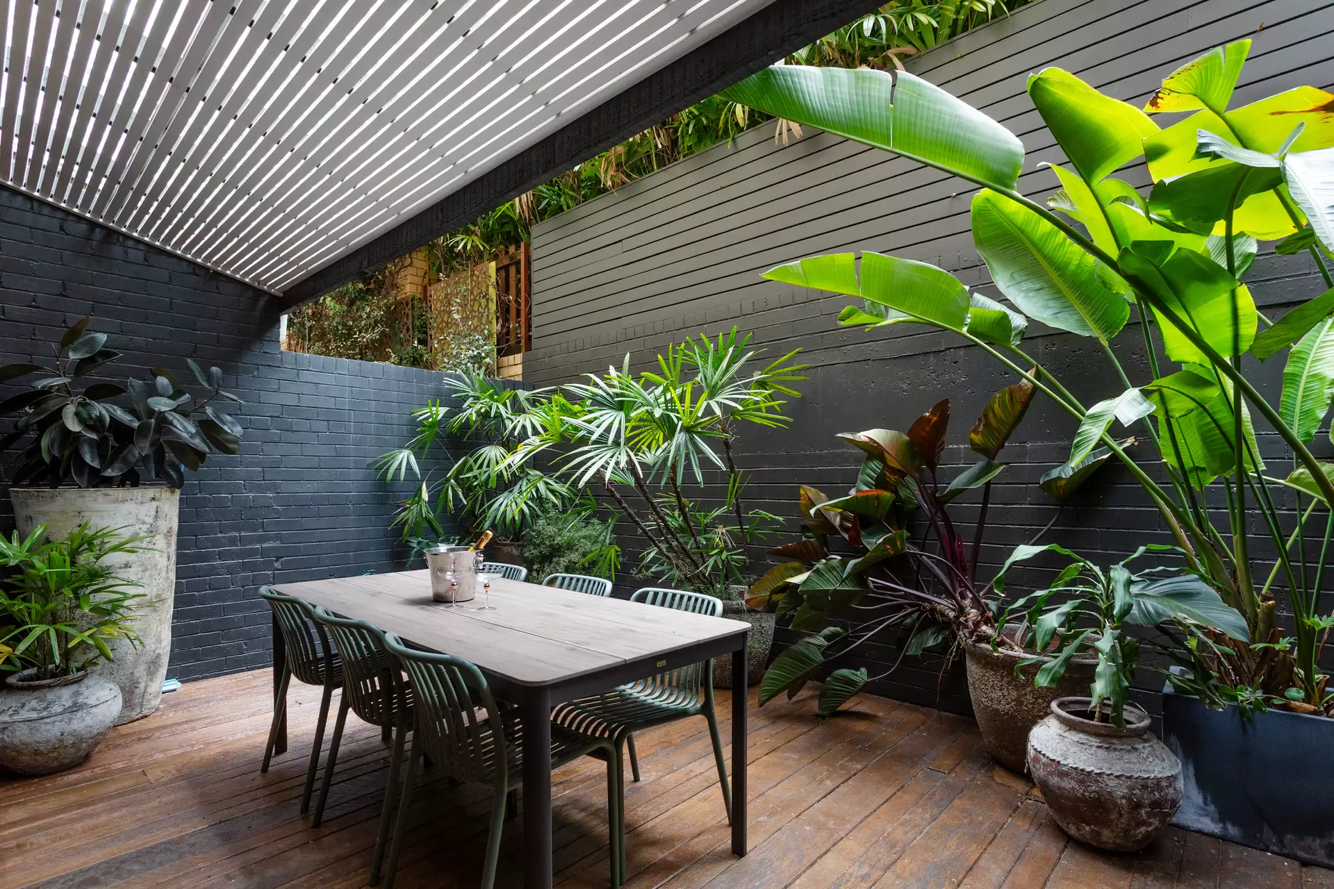 61 Victoria Street, Potts Point Sold by Sydney Sotheby's International Realty - image 1
