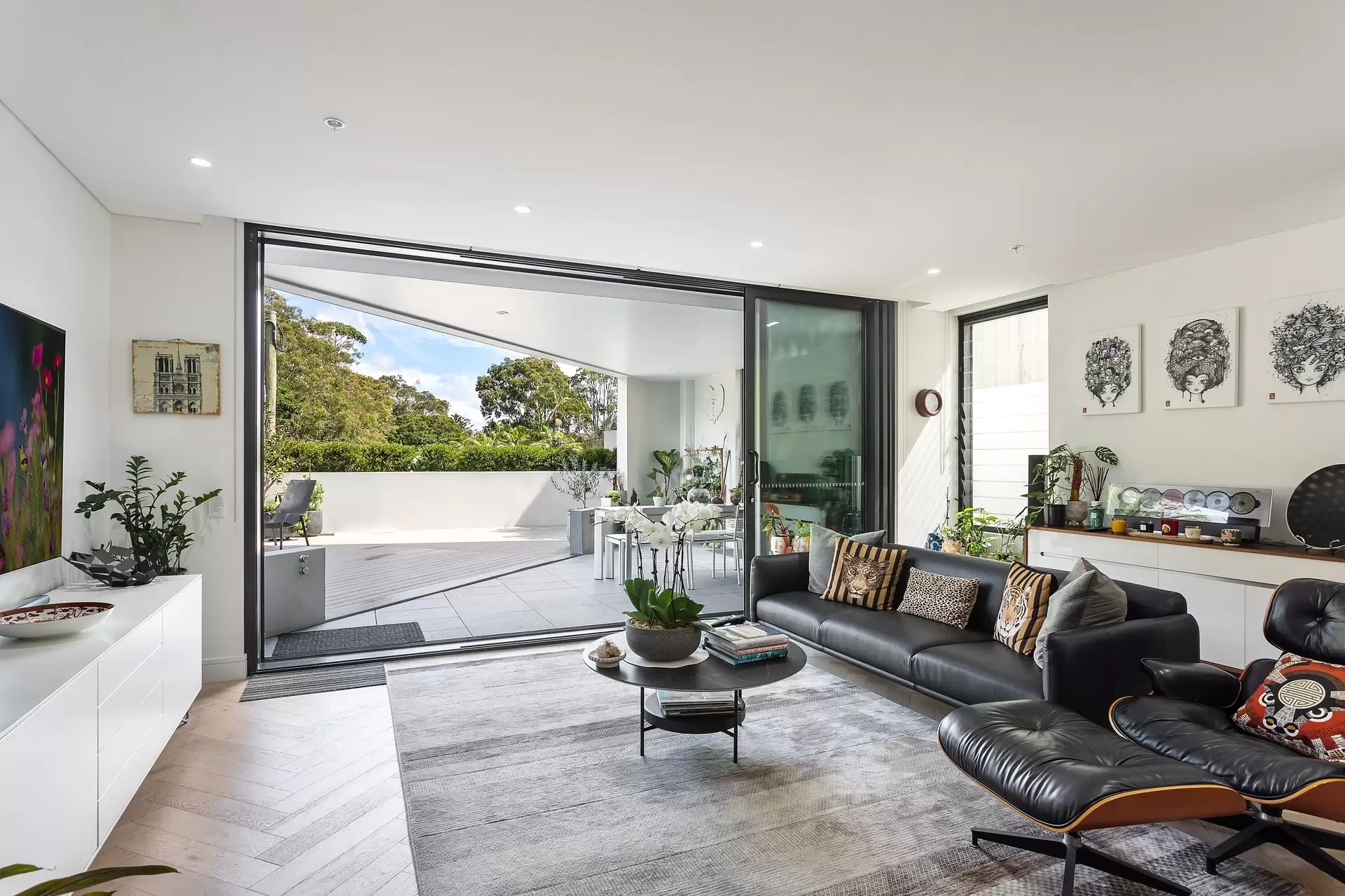 1/24 Northland Road, Bellevue Hill For Sale by Sydney Sotheby's International Realty - image 2