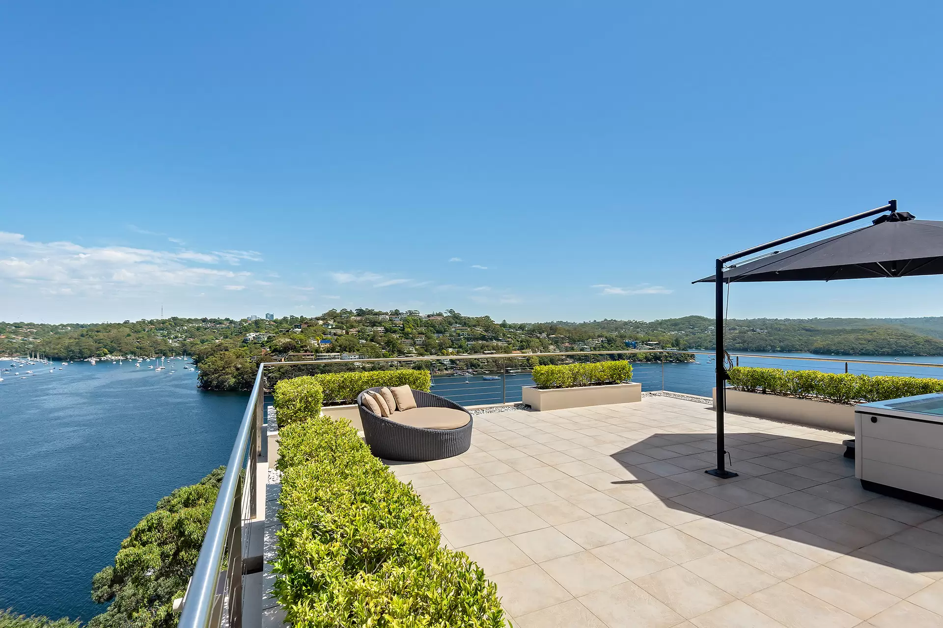 117 Seaforth Crescent, Seaforth For Sale by Sydney Sotheby's International Realty - image 2