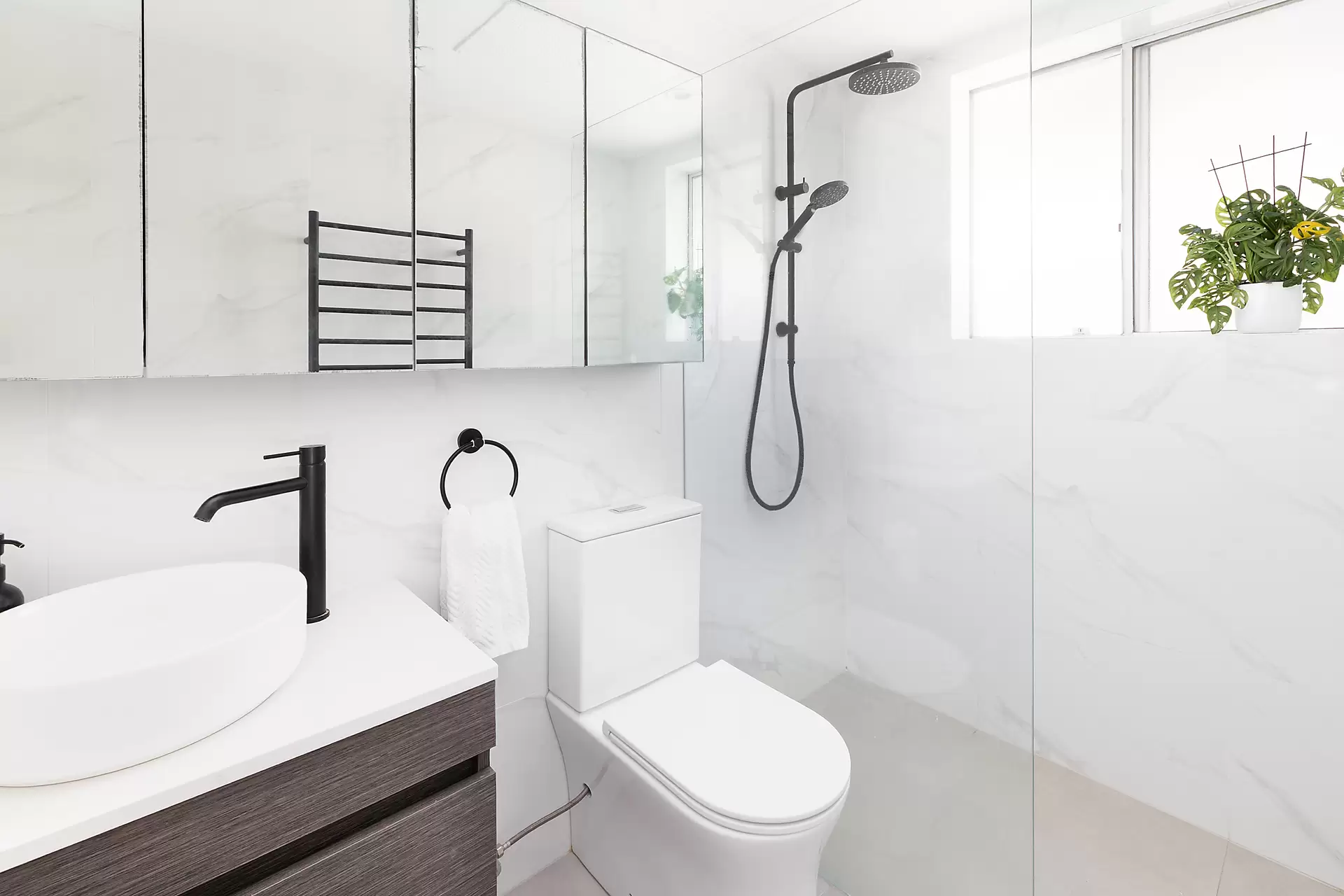 16/21-23 Koorala Street, Manly Vale Sold by Sydney Sotheby's International Realty - image 3
