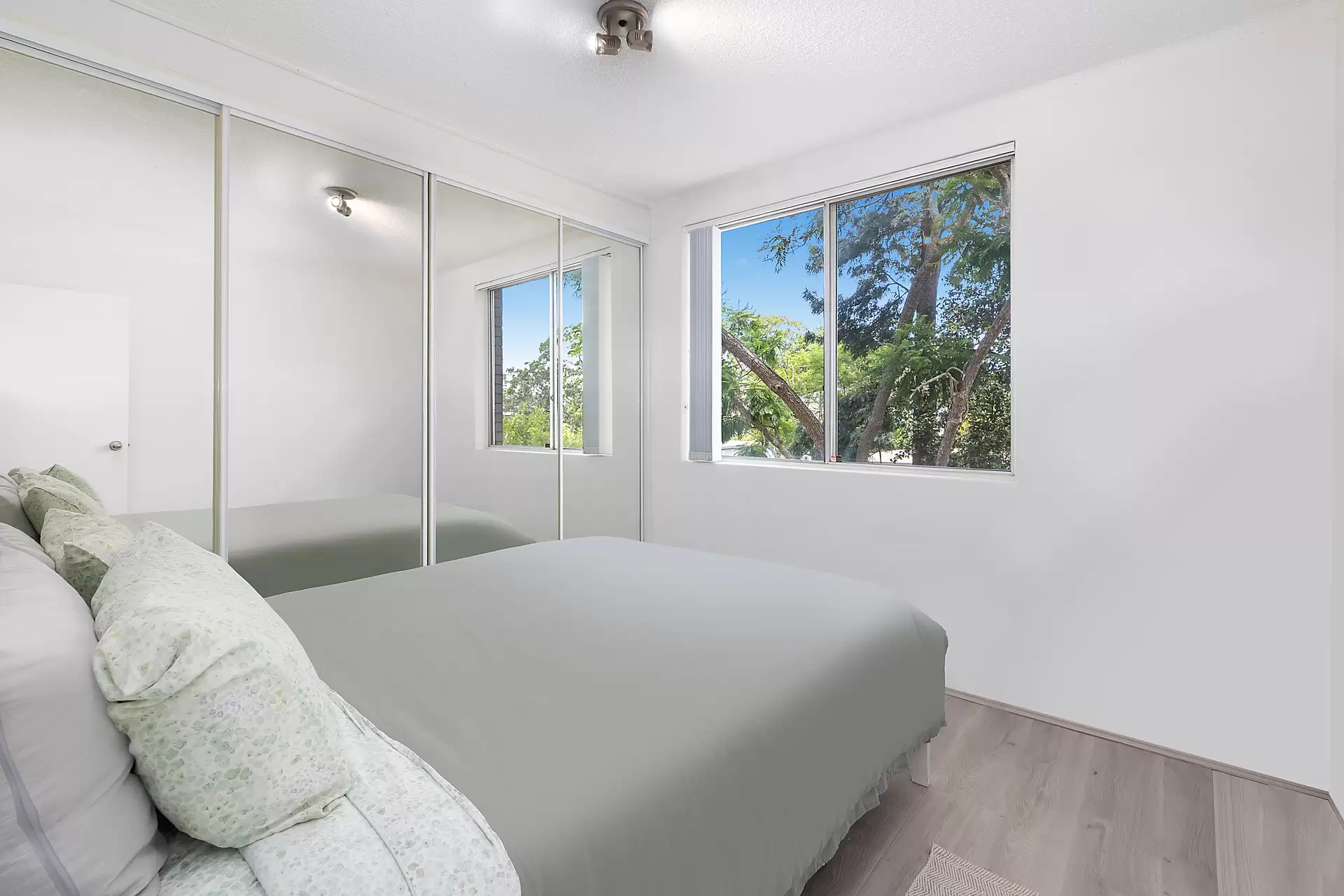 16/21-23 Koorala Street, Manly Vale Sold by Sydney Sotheby's International Realty - image 2