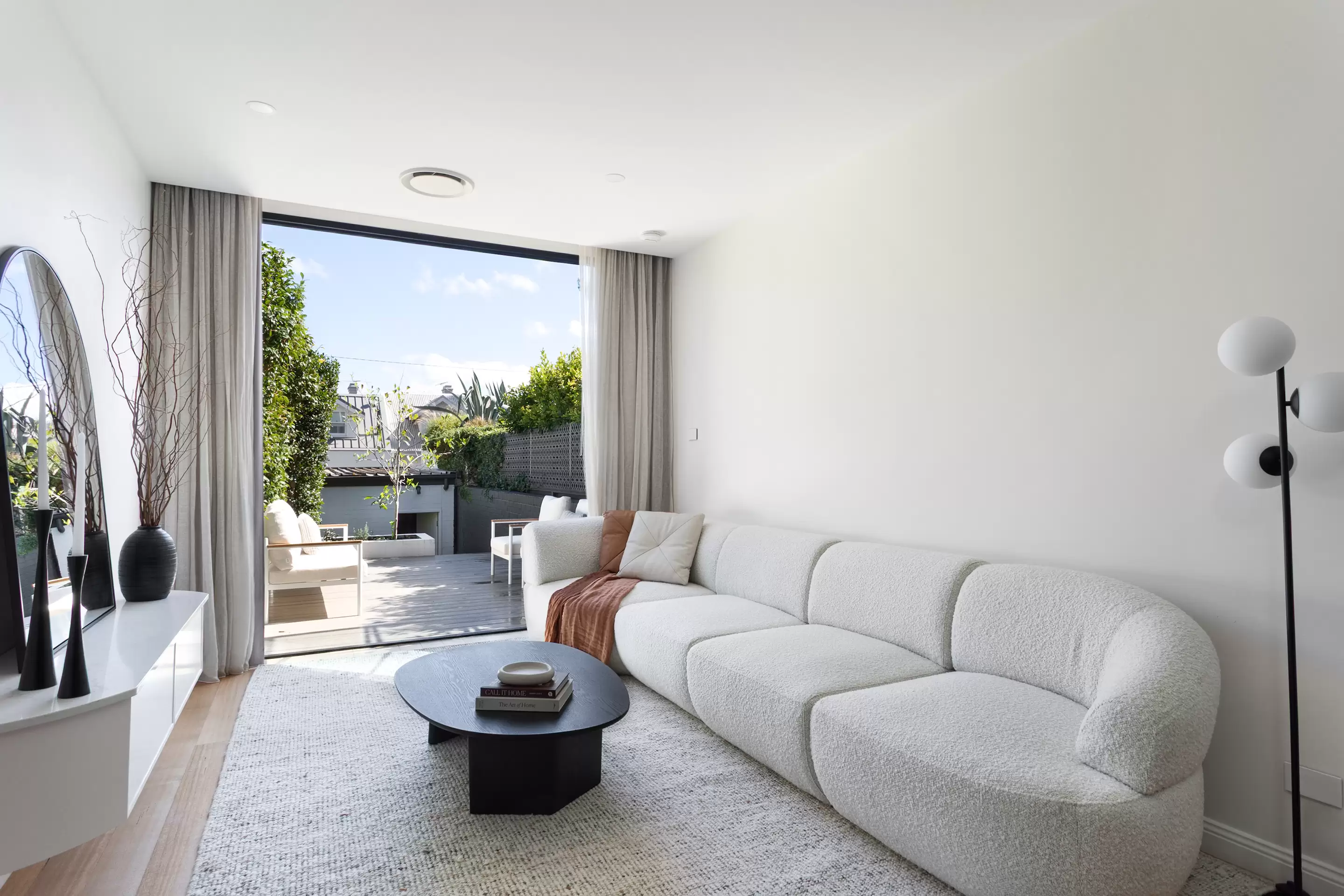 40 Wallis Street, Woollahra Sold by Sydney Sotheby's International Realty - image 1