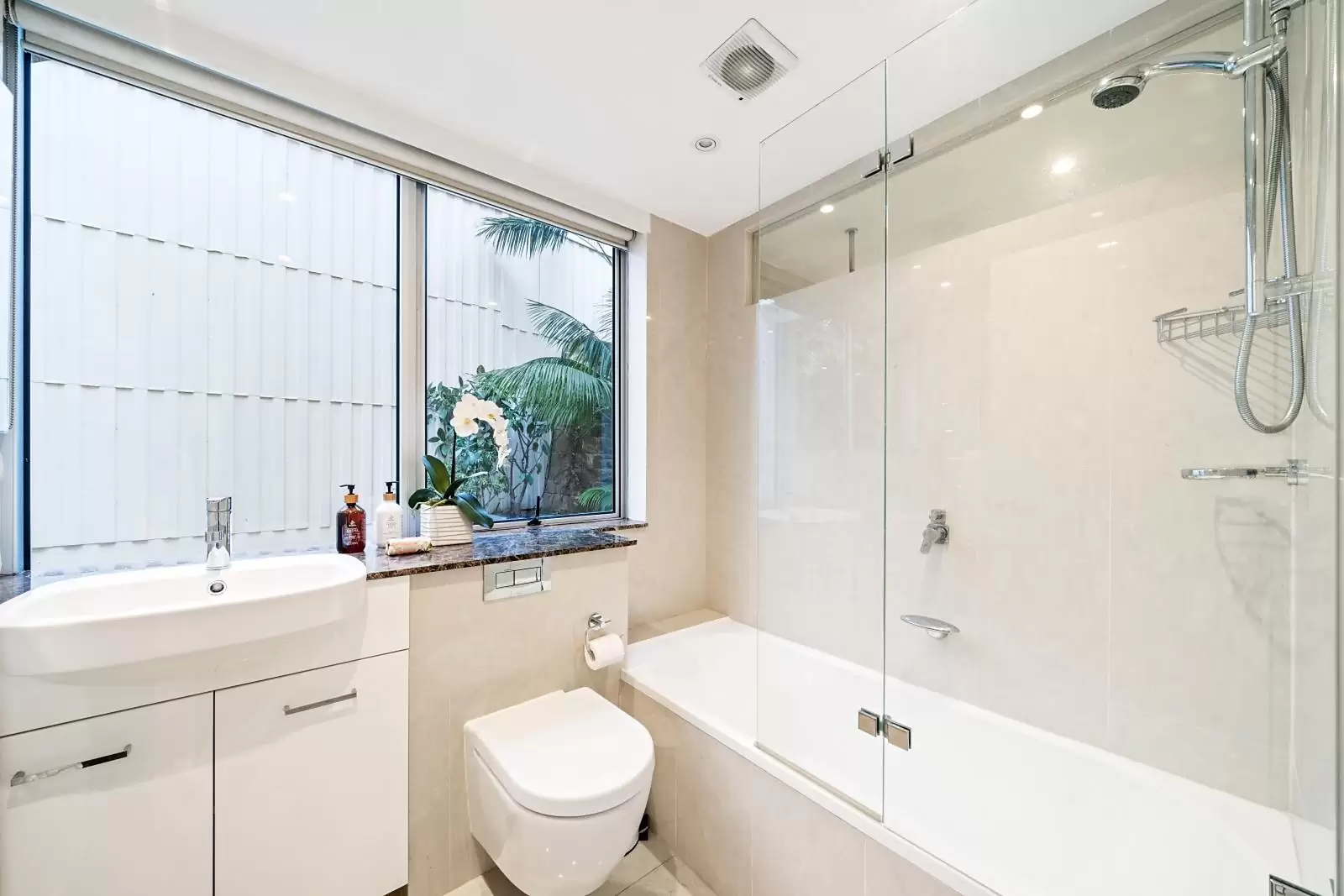 210/87-97 Yarranabbe Road, Darling Point Sold by Sydney Sotheby's International Realty - image 10