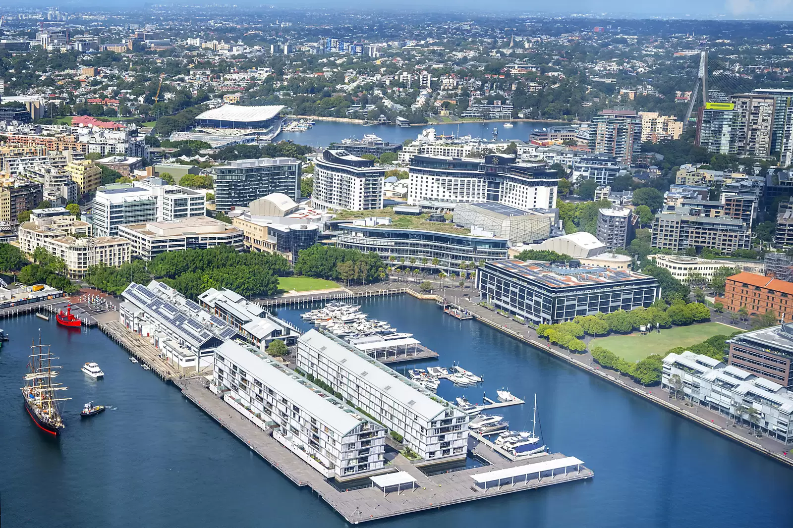68D/2 Watermans Quay, Barangaroo For Sale by Sydney Sotheby's International Realty - image 2
