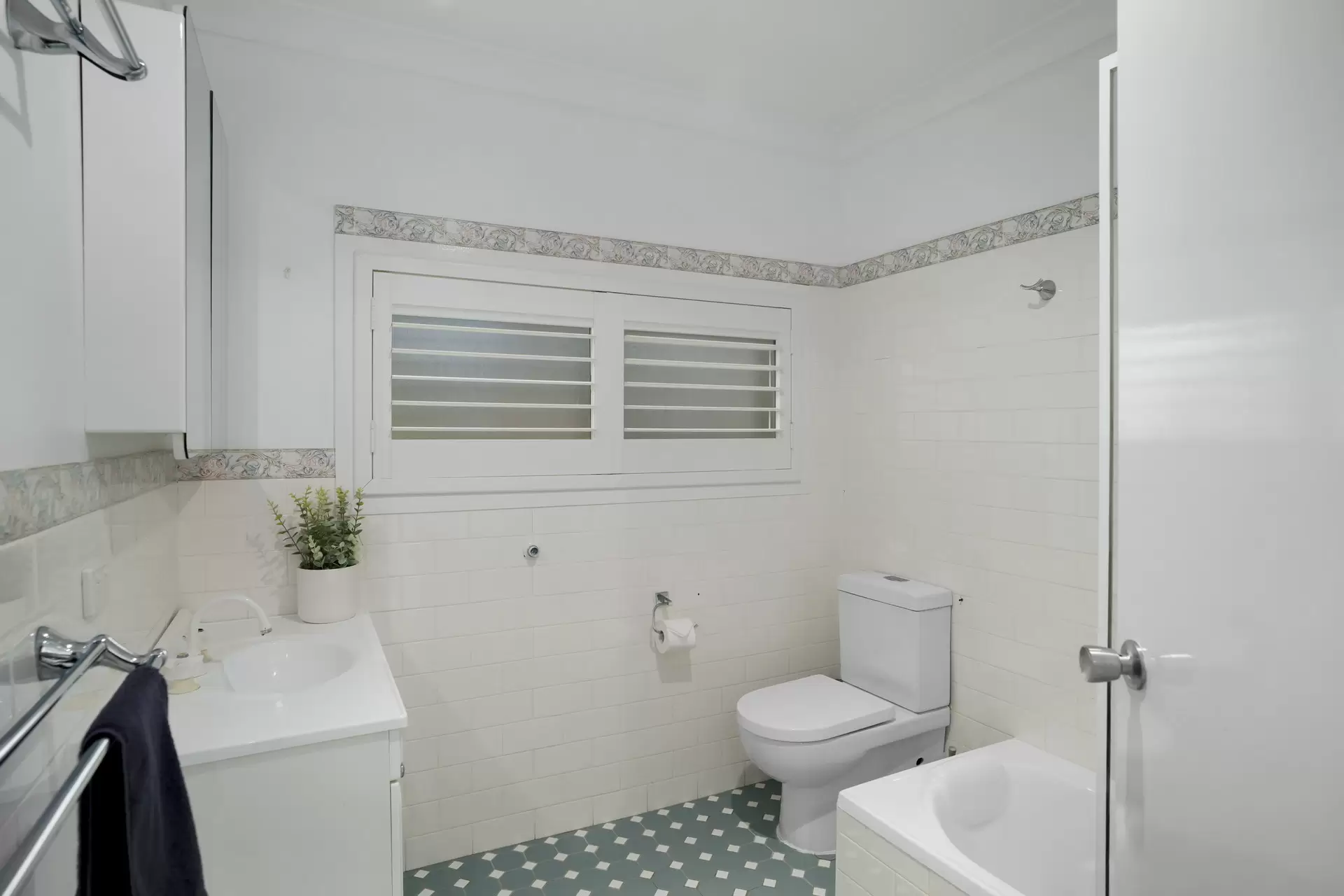 12 Booderee Avenue, Hyams Beach For Sale by Sydney Sotheby's International Realty - image 12
