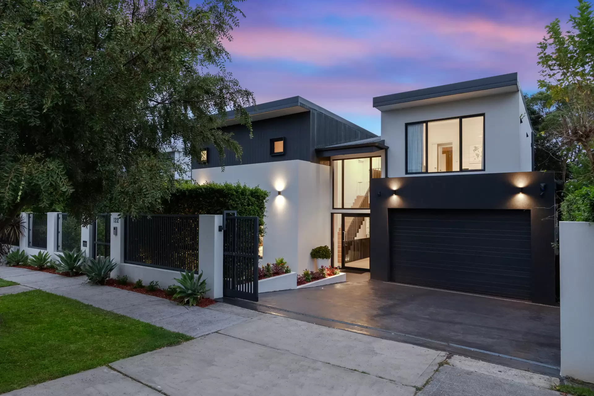 122 Tunstall Avenue, Kingsford Sold by Sydney Sotheby's International Realty - image 2