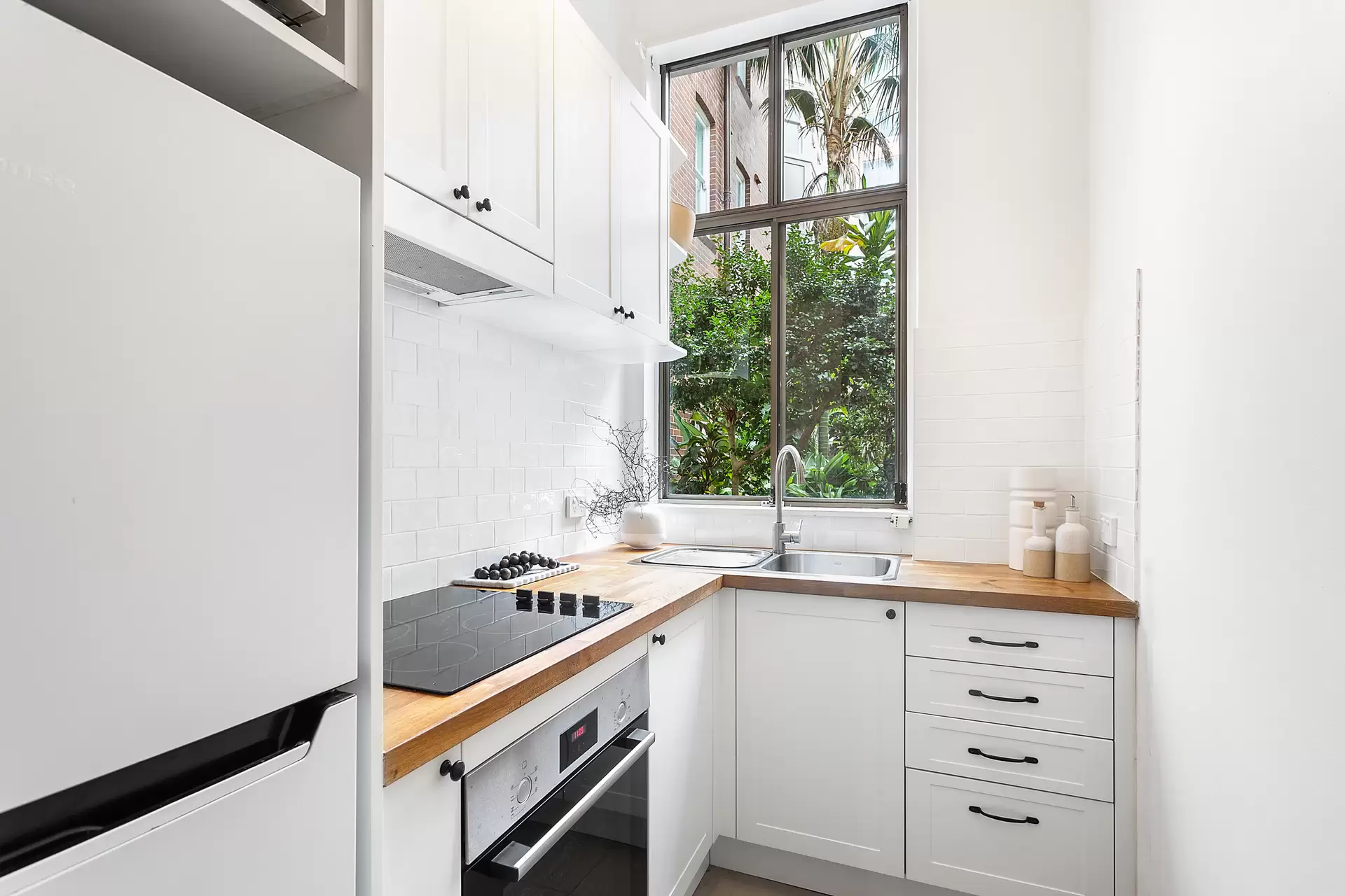 3/50 Carr Street, Coogee Sold by Sydney Sotheby's International Realty - image 2