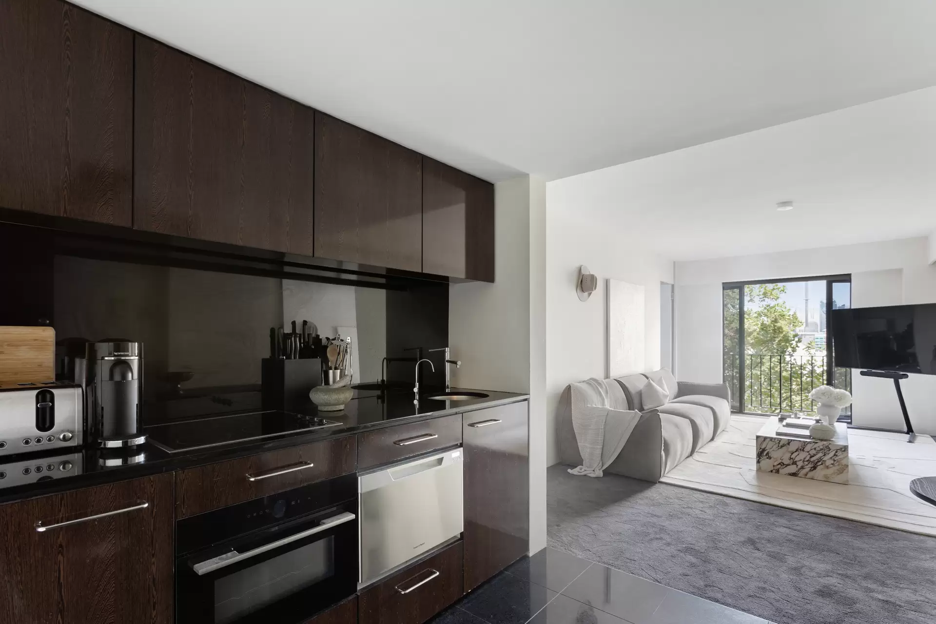 617/50 Macleay Street, Potts Point Sold by Sydney Sotheby's International Realty - image 1