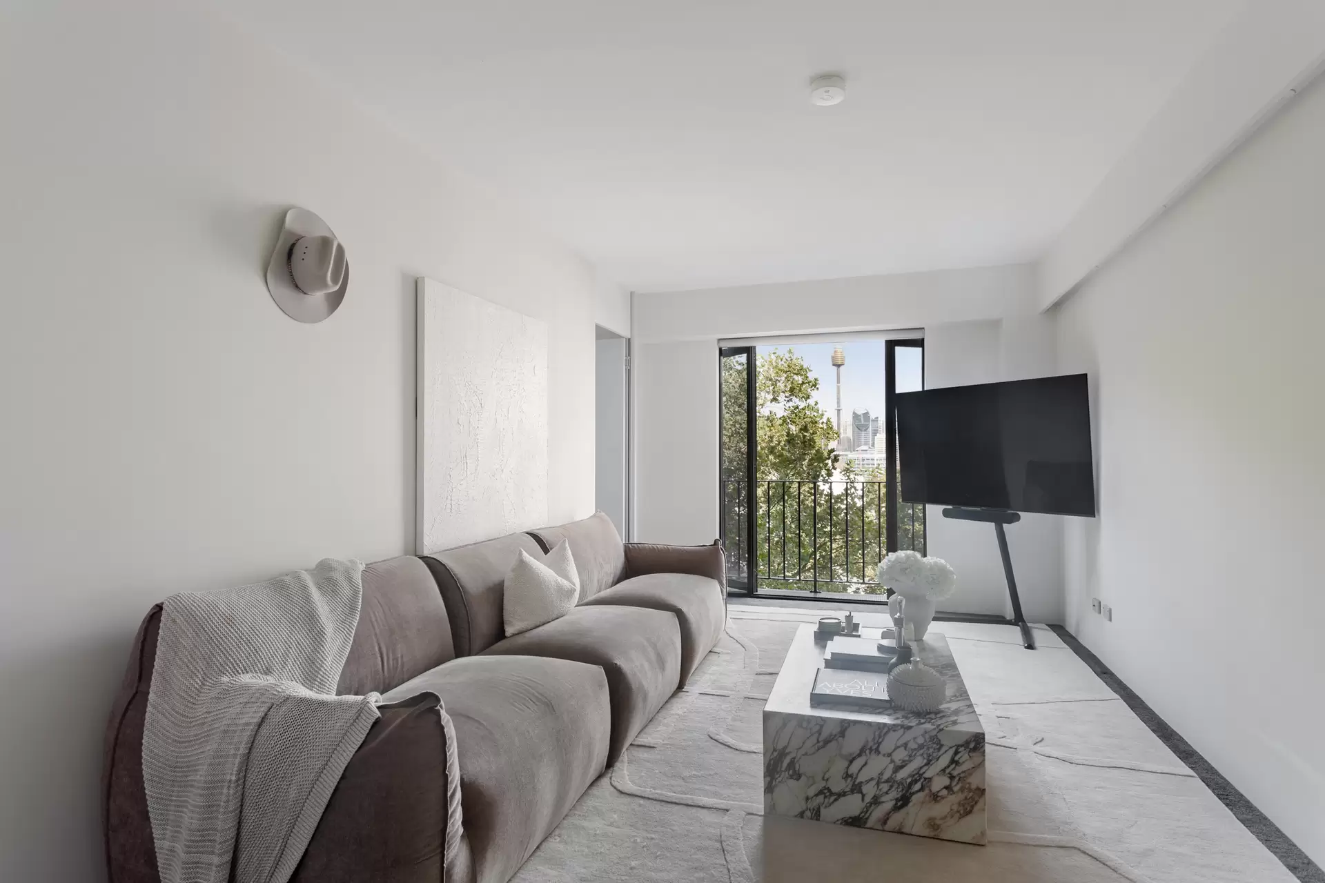 617/50 Macleay Street, Potts Point Sold by Sydney Sotheby's International Realty - image 1