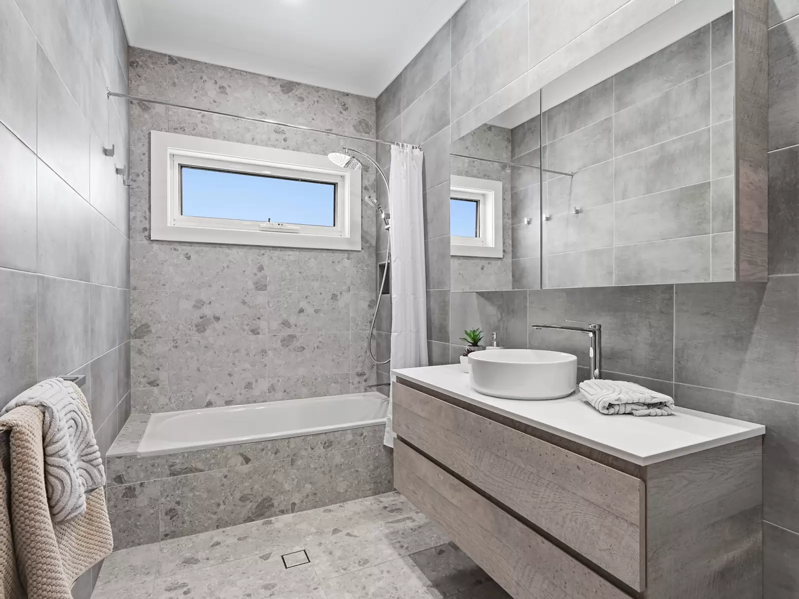 74 Lamrock Avenue, Bondi Beach Sold by Sydney Sotheby's International Realty - image 17