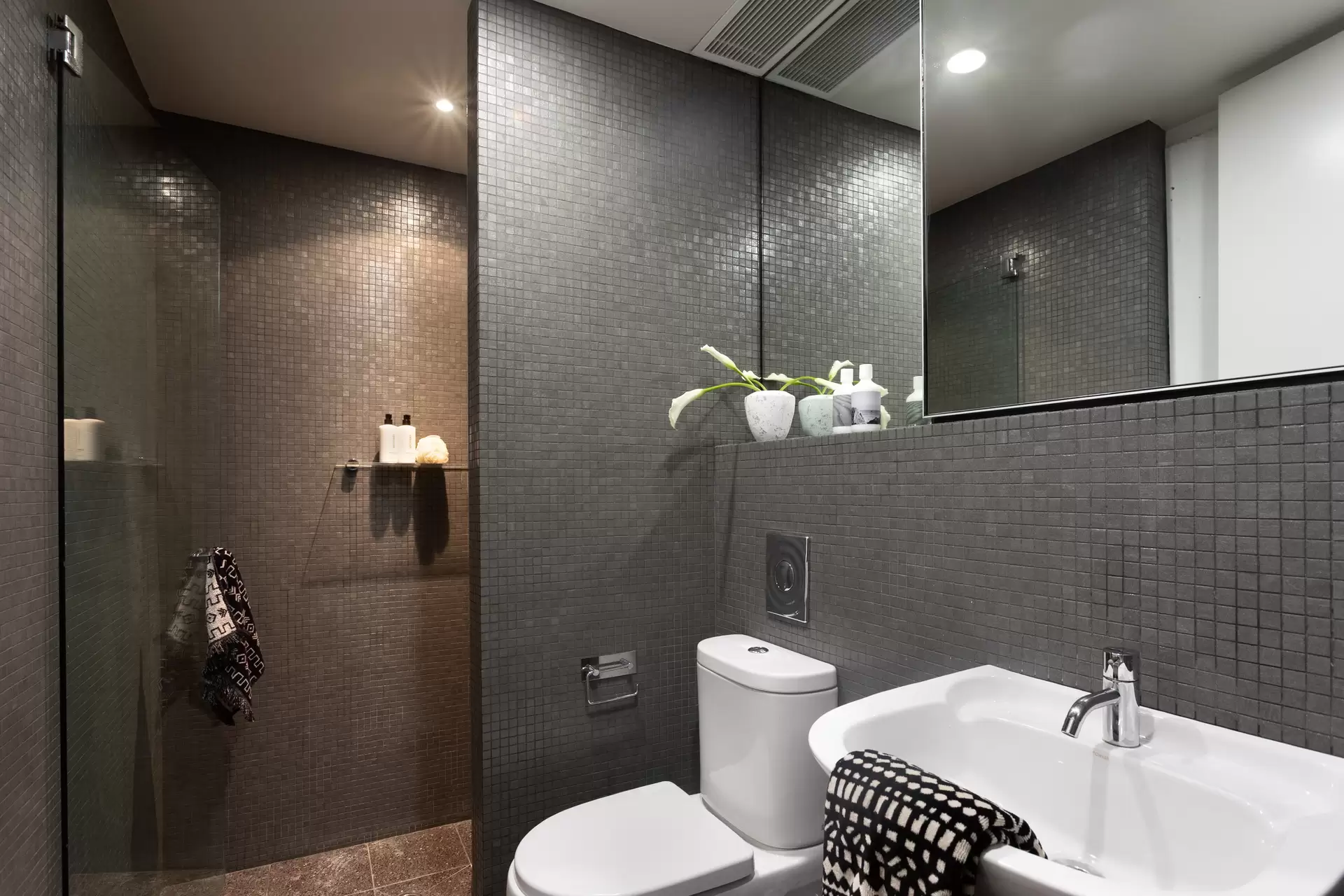 2/36-38 Hutchinson Street, Surry Hills Sold by Sydney Sotheby's International Realty - image 1