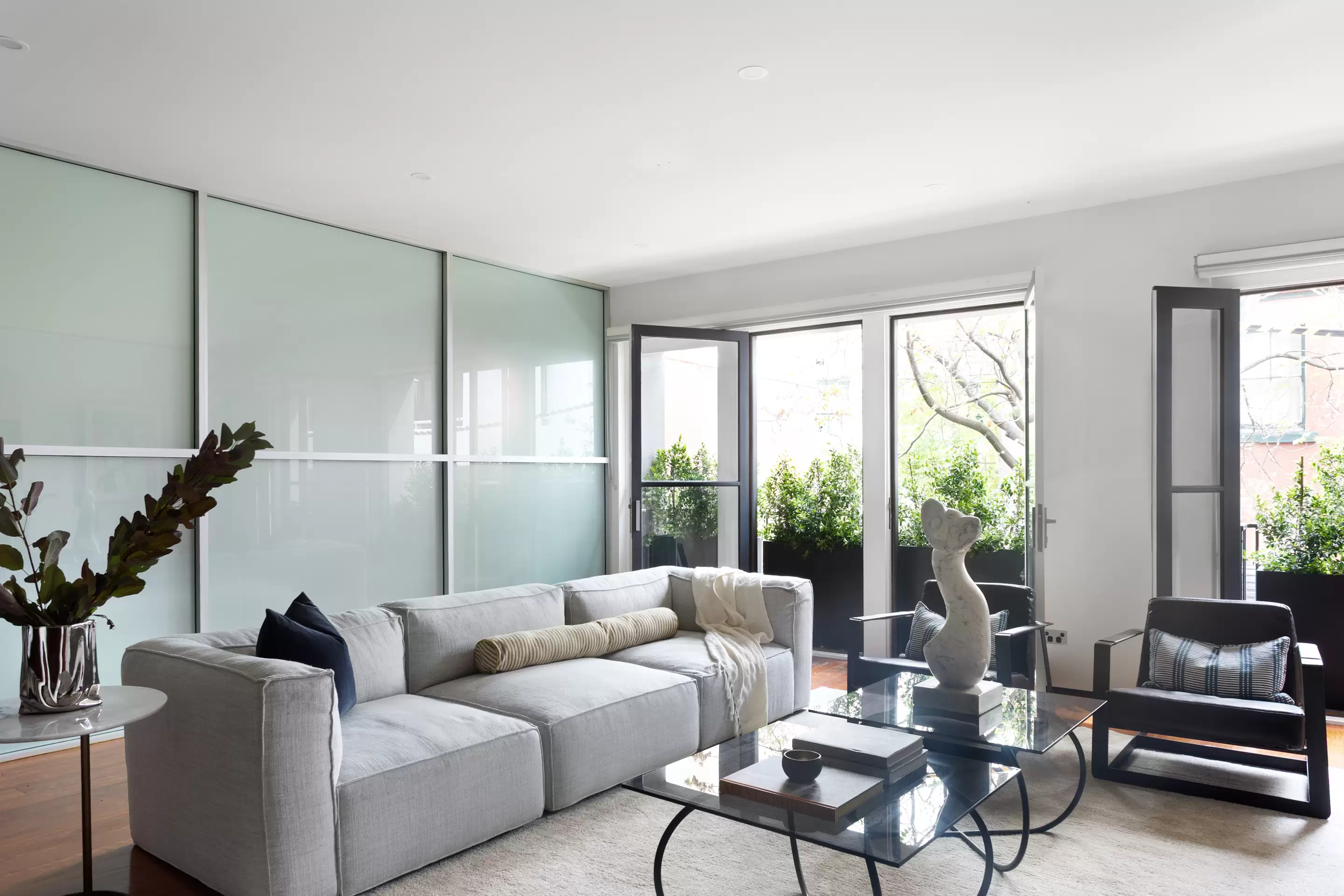 2/36-38 Hutchinson Street, Surry Hills Sold by Sydney Sotheby's International Realty - image 4