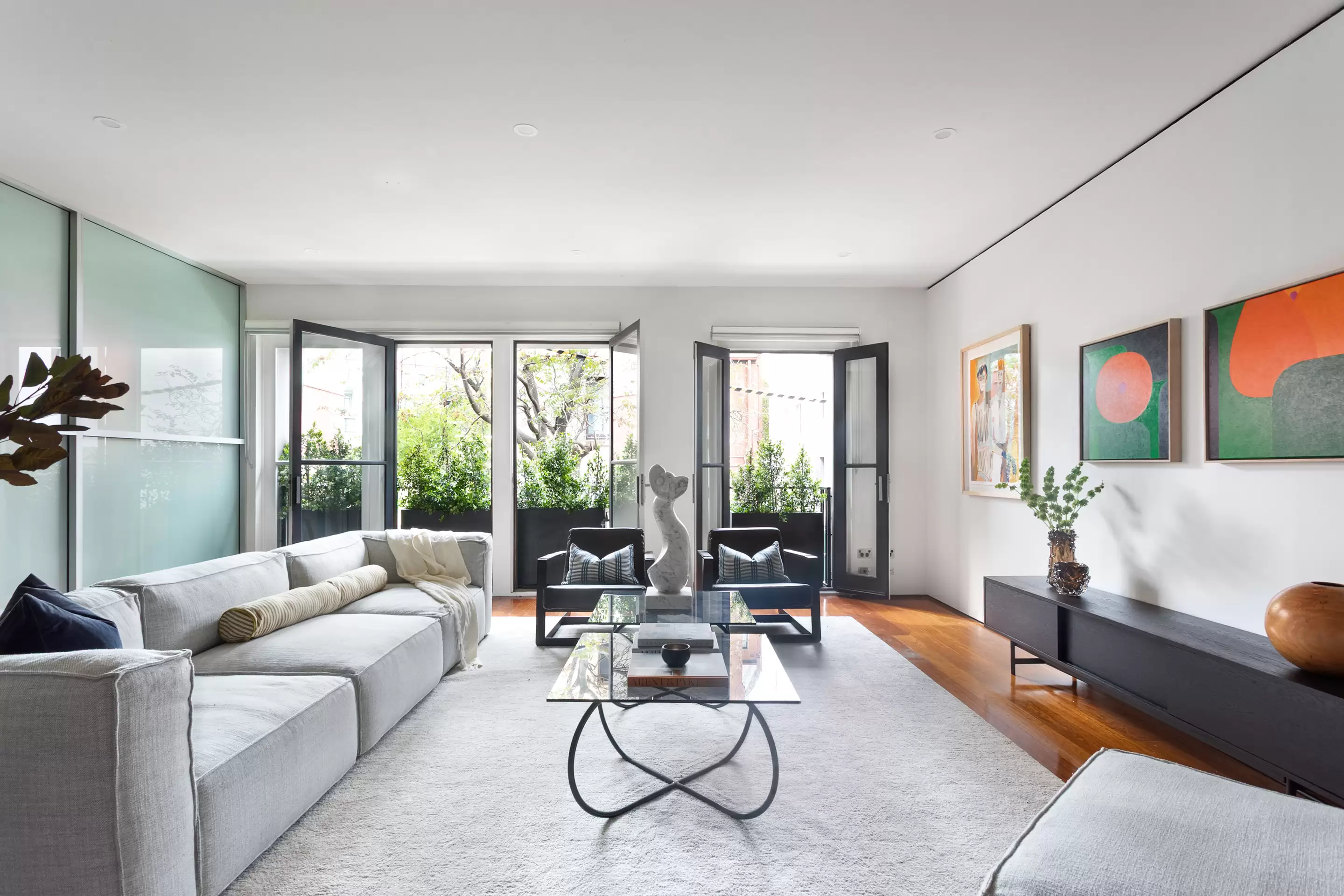 2/36-38 Hutchinson Street, Surry Hills Sold by Sydney Sotheby's International Realty - image 2