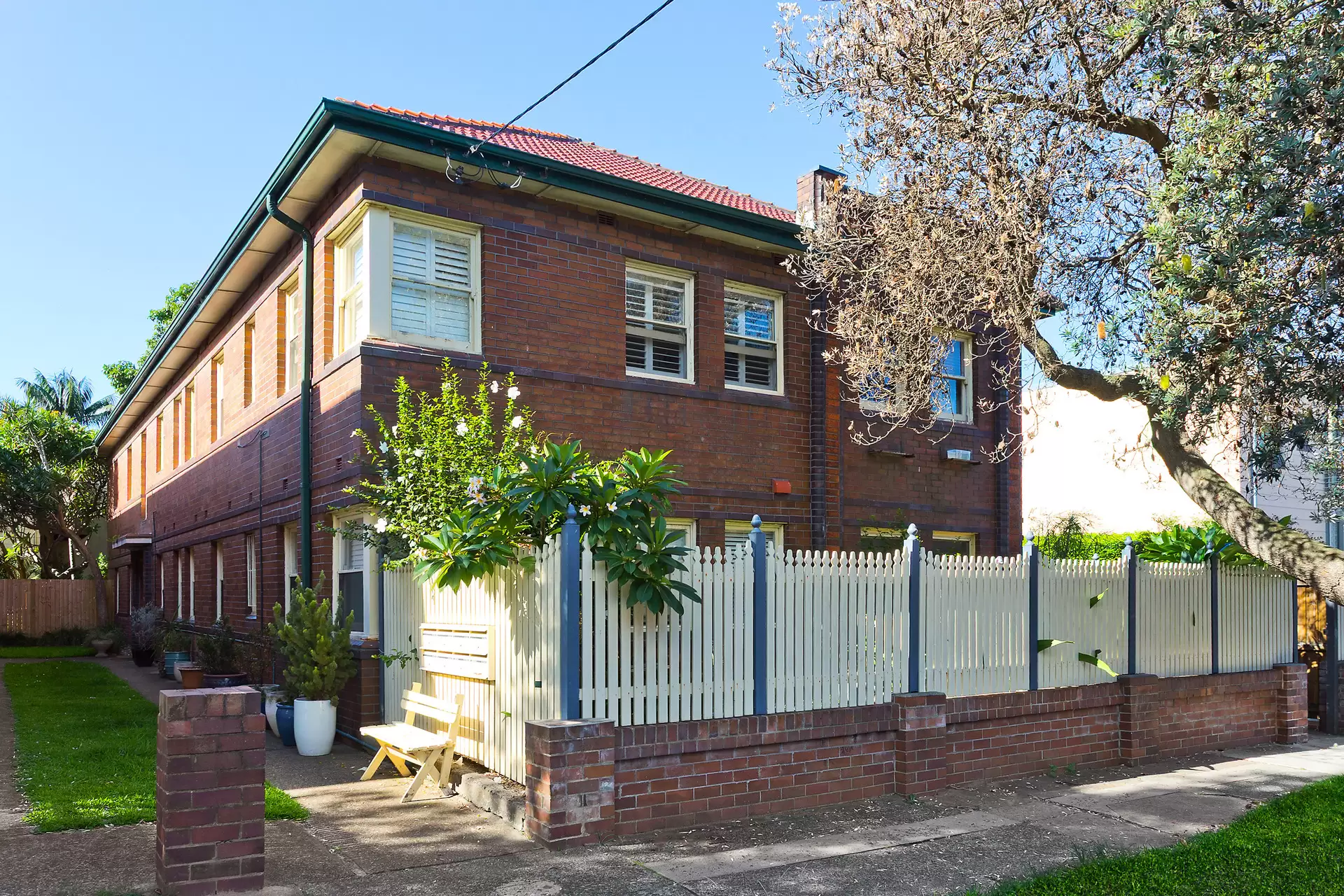 2/33 Dudley Street, Coogee Sold by Sydney Sotheby's International Realty - image 2