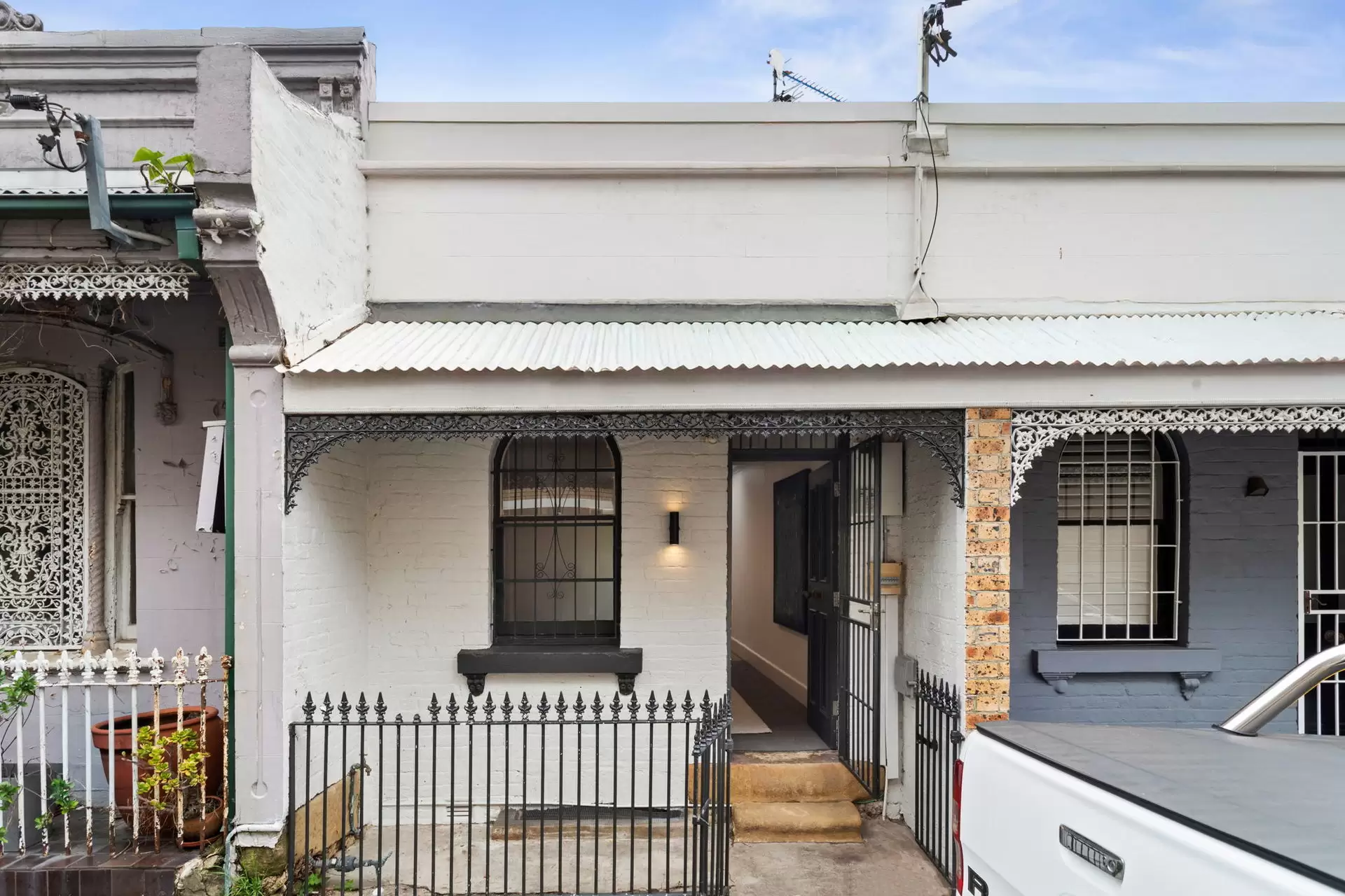 26 South Street, Edgecliff Sold by Sydney Sotheby's International Realty - image 1