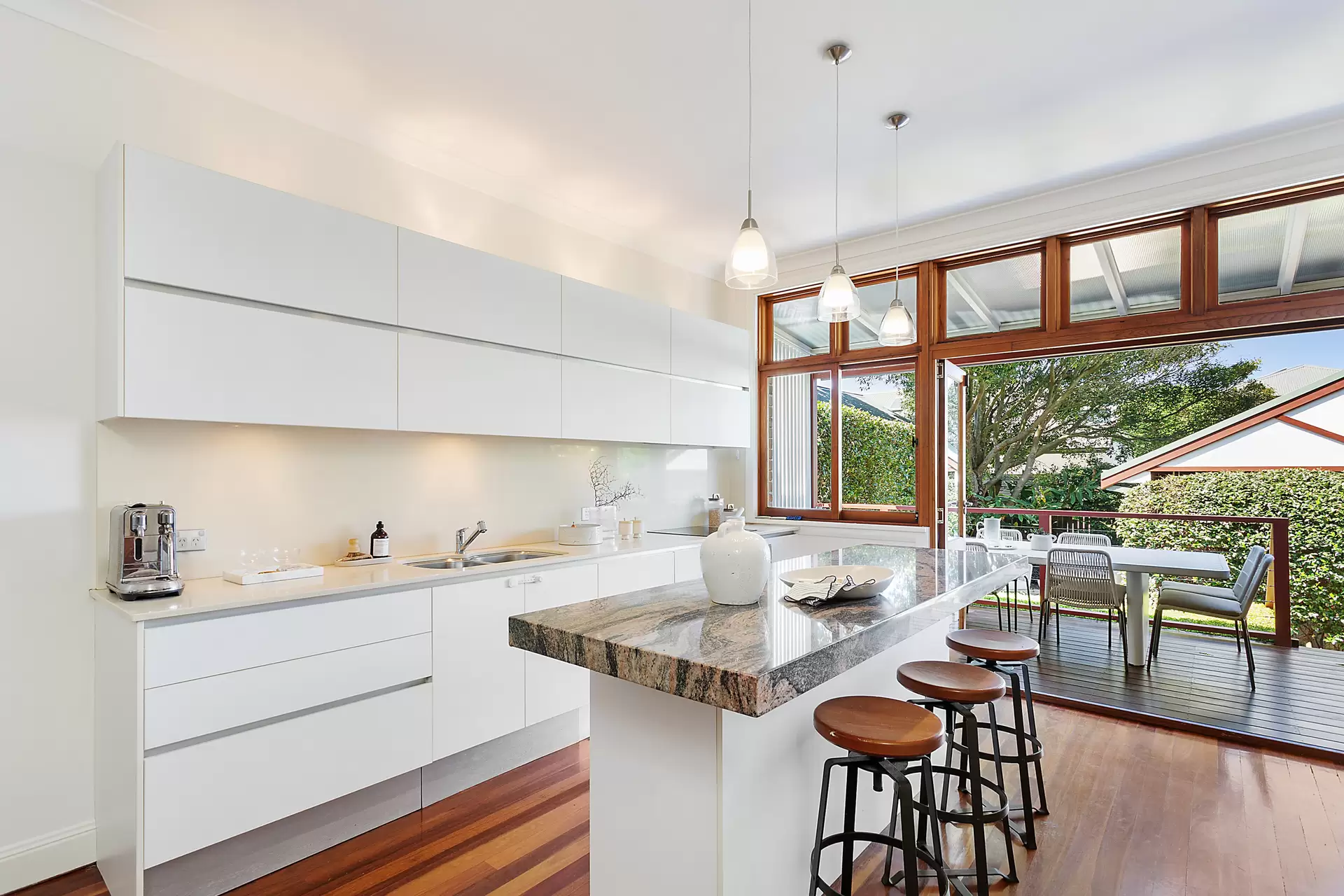 11 Pacific Street, Clovelly Sold by Sydney Sotheby's International Realty - image 2