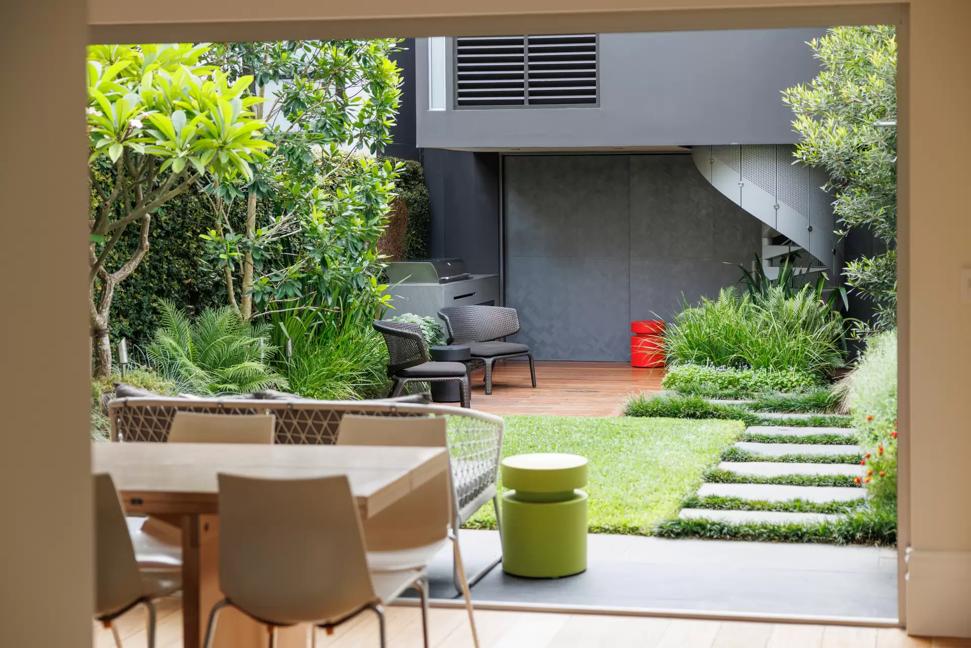 260 Moore Park Road, Paddington Sold by Sydney Sotheby's International Realty - image 1