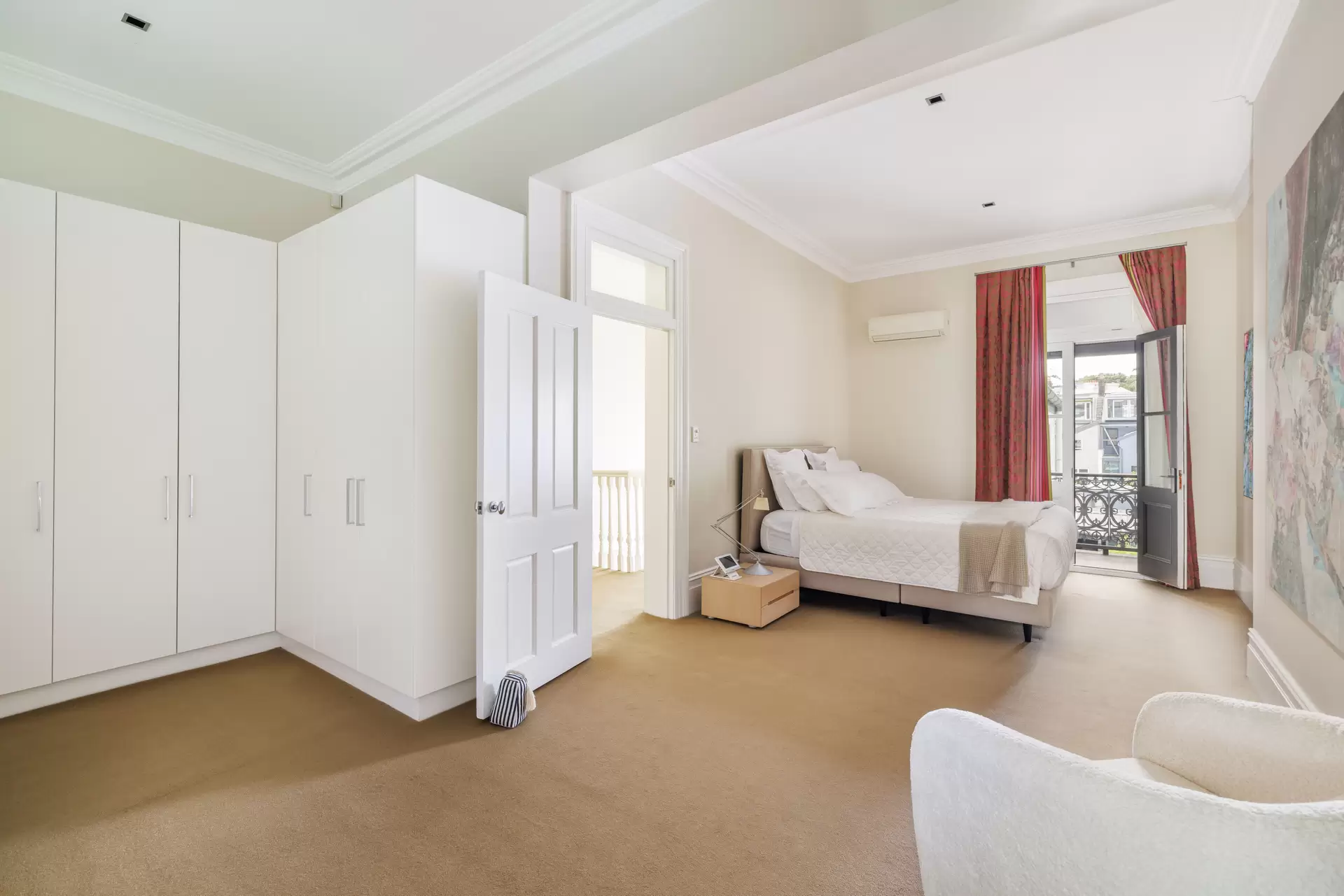 260 Moore Park Road, Paddington Sold by Sydney Sotheby's International Realty - image 1