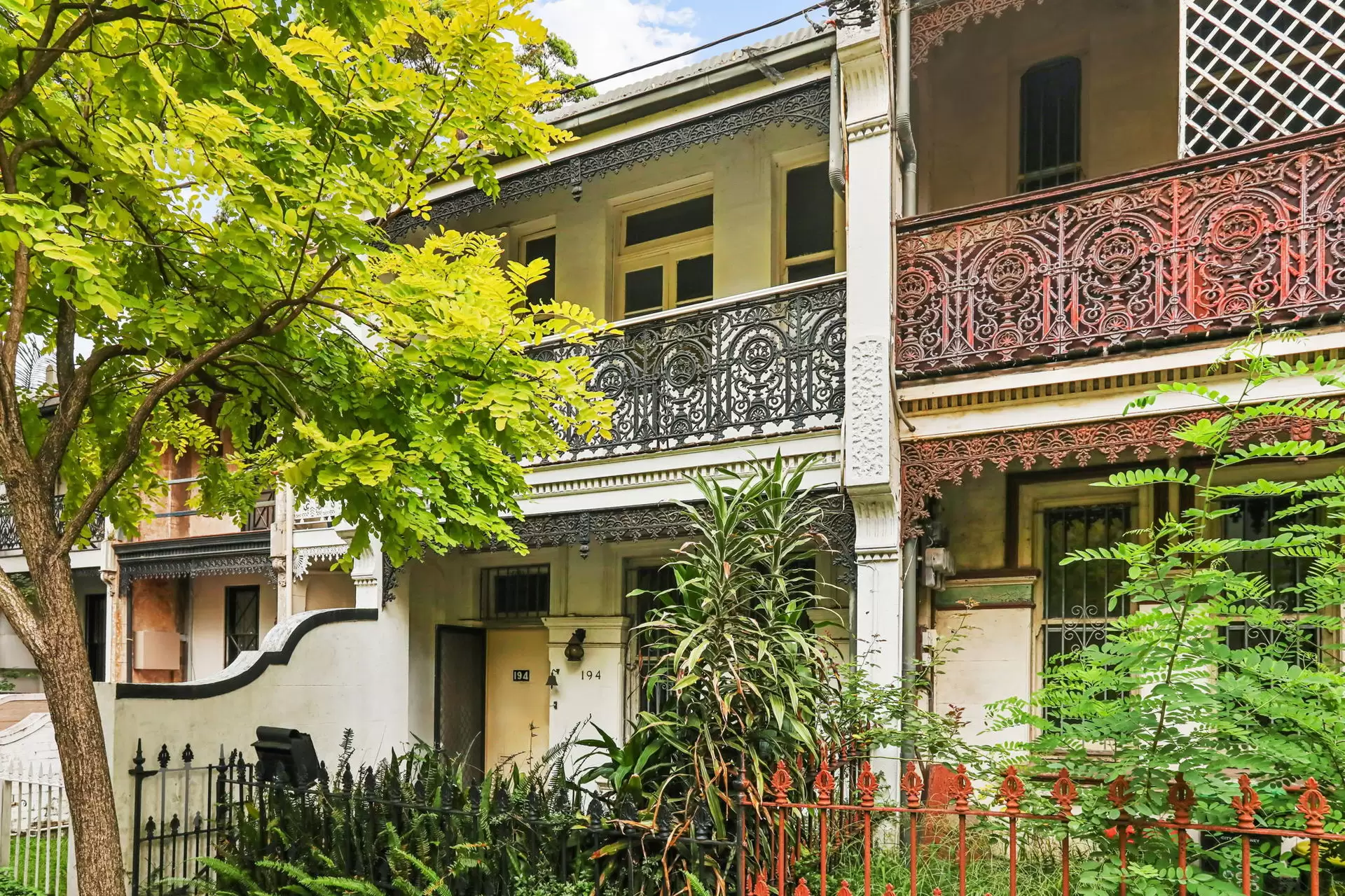 194 Barcom Avenue, Darlinghurst Sold by Sydney Sotheby's International Realty - image 1